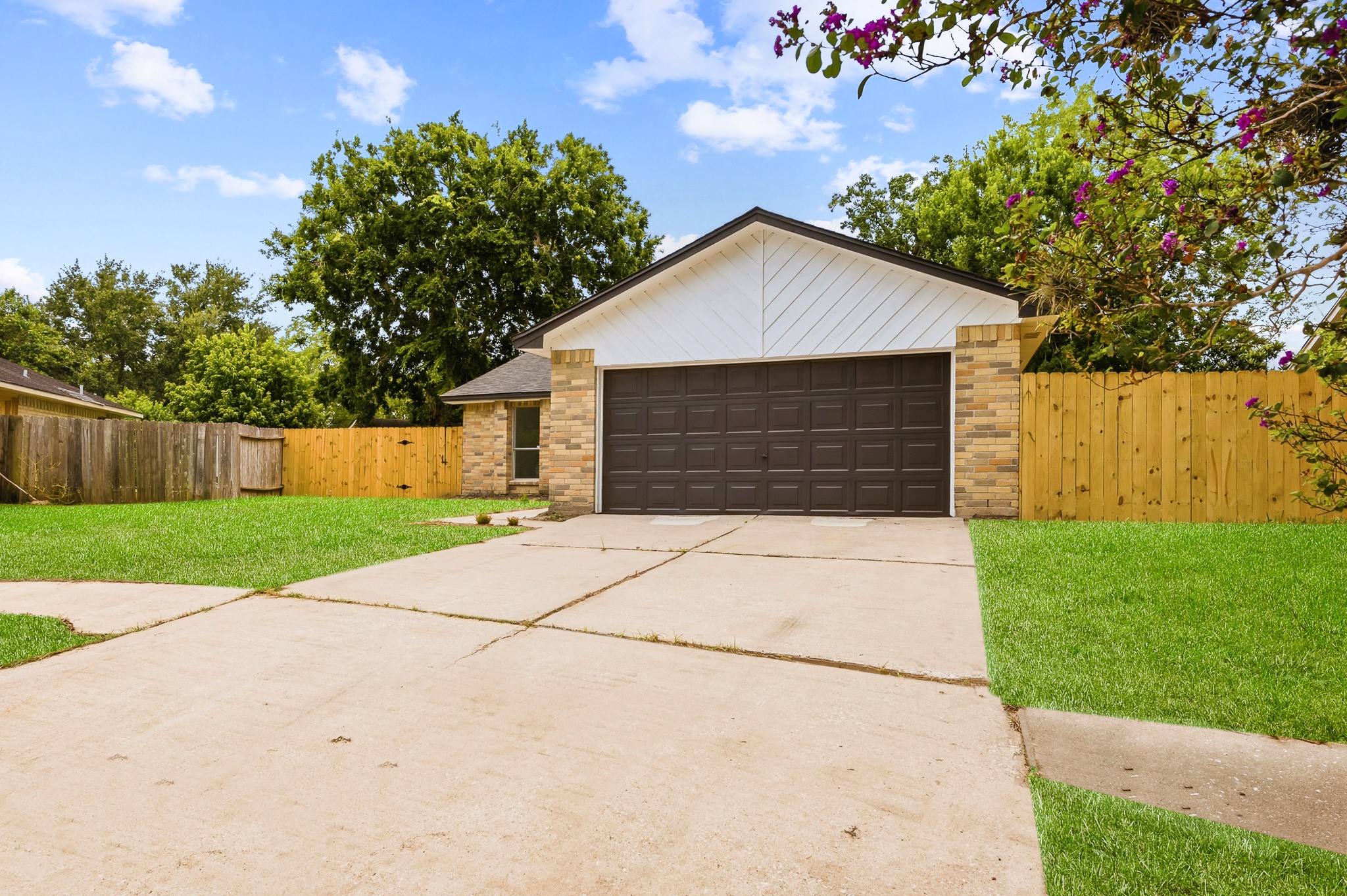 7310 Londres Drive, Houston, TX 77083 7310 Londres Drive, Houston, TX 77083