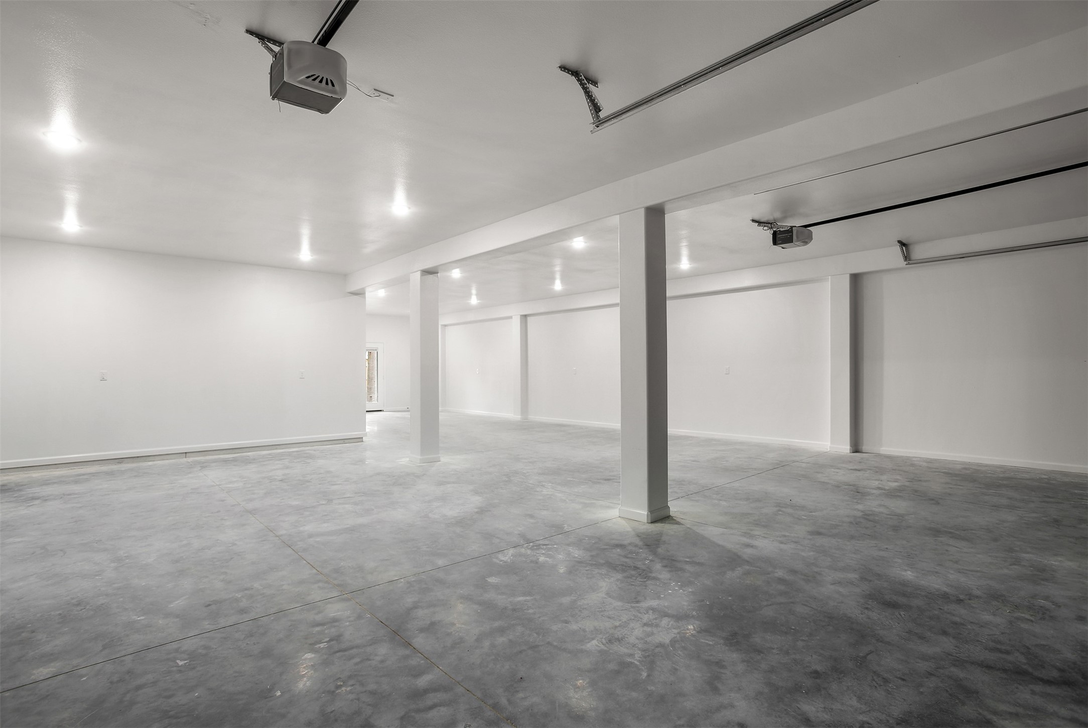 Oversized 4 car tandem garage