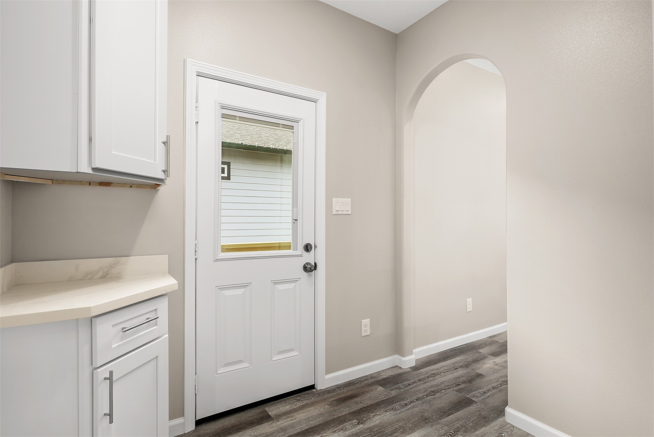 Butler's pantry off of the kitchen