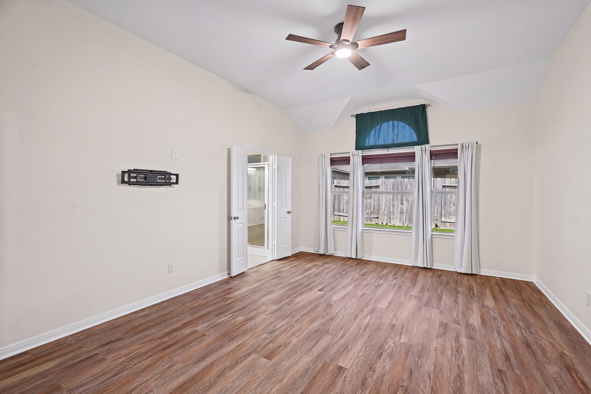 8806 Alicia Drive, Tomball, TX 77375