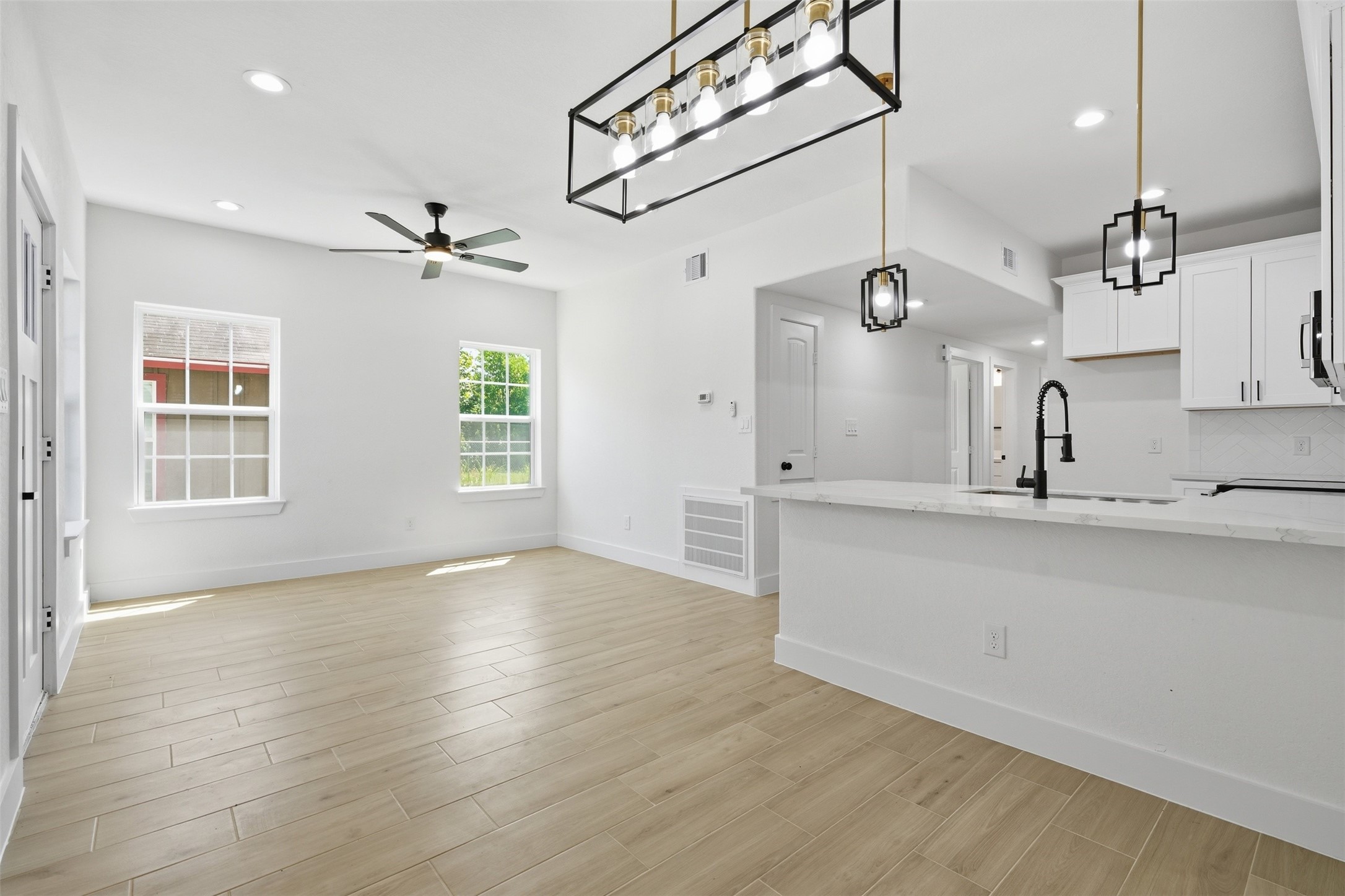 428 Rhode Island Street, Houston, TX 77029 428 Rhode Island Street, Houston, TX 77029