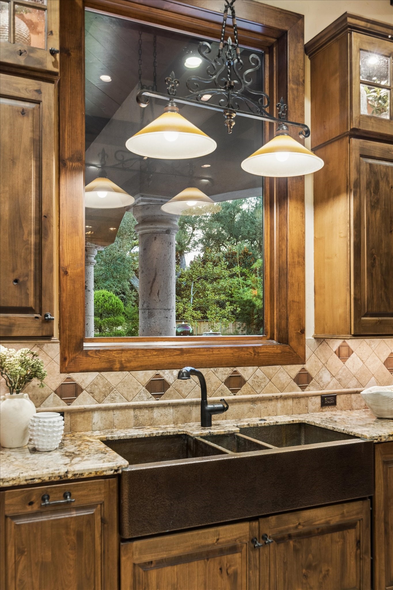 327 E Friar Tuck Lane, Houston, TX 77024