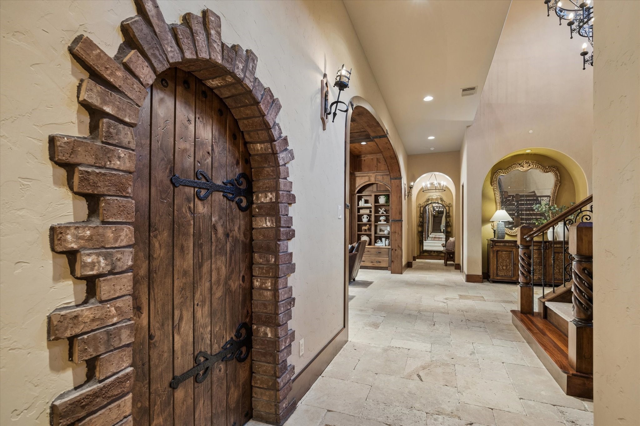 327 E Friar Tuck Lane, Houston, TX 77024