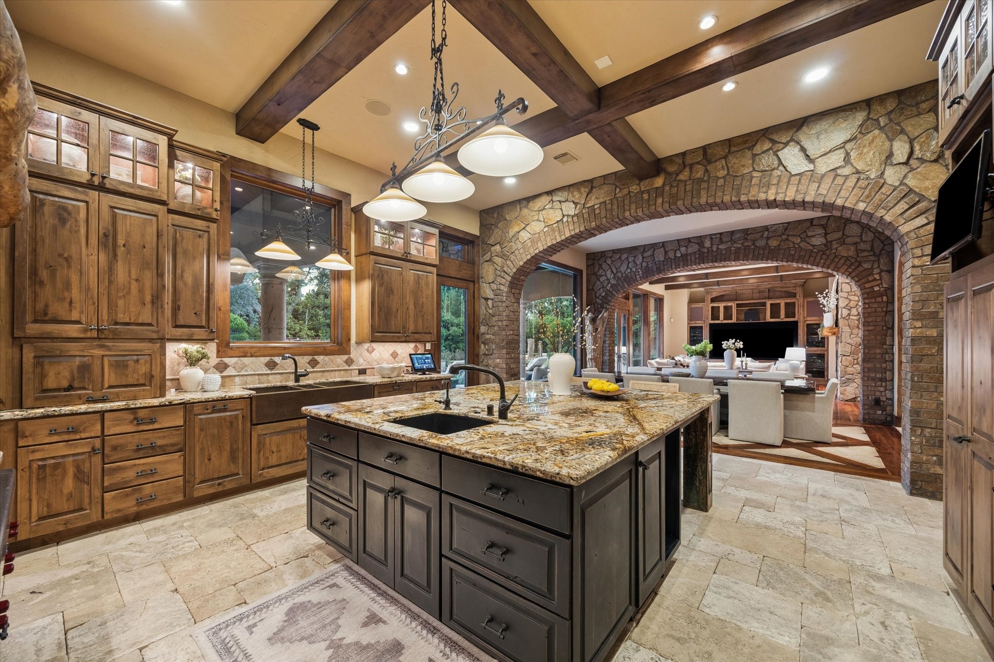 327 E Friar Tuck Lane, Houston, TX 77024