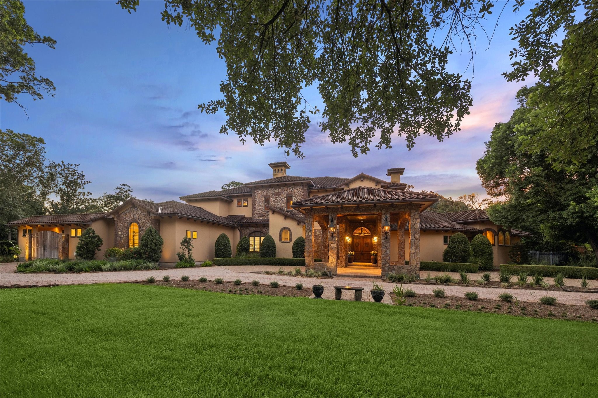 327 E Friar Tuck Lane, Houston, TX 77024 327 E Friar Tuck Lane, Houston, TX 77024