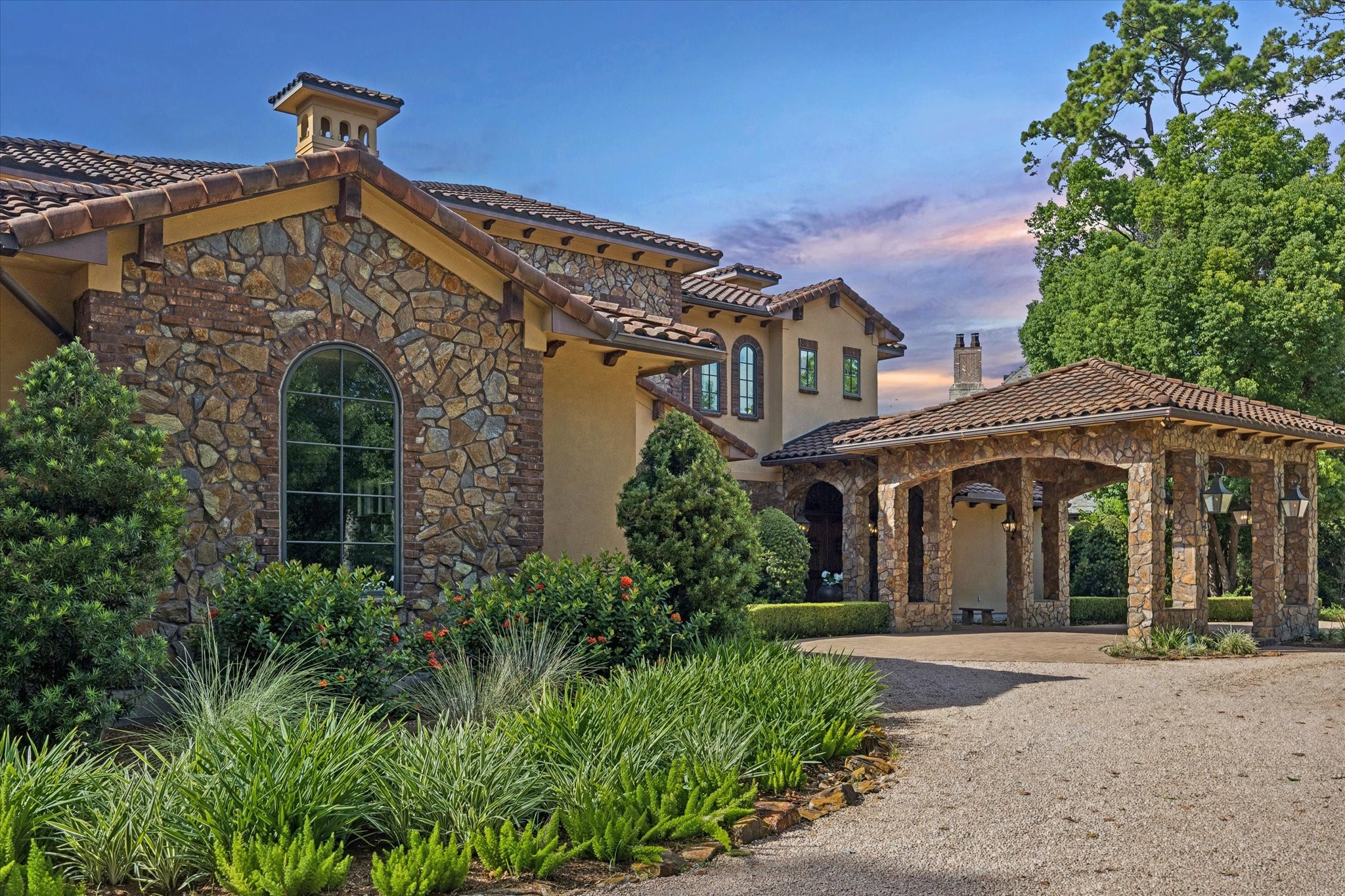327 E Friar Tuck Lane, Houston, TX 77024