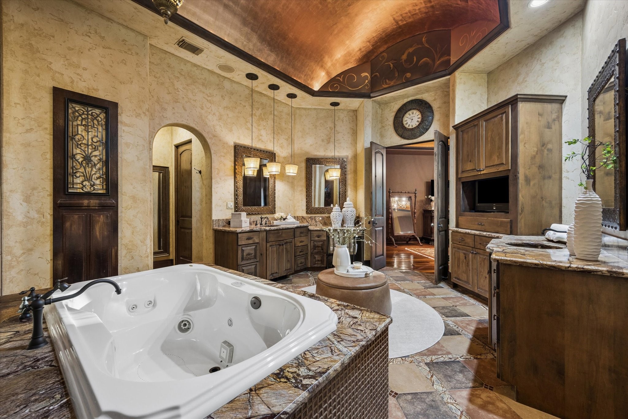 327 E Friar Tuck Lane, Houston, TX 77024