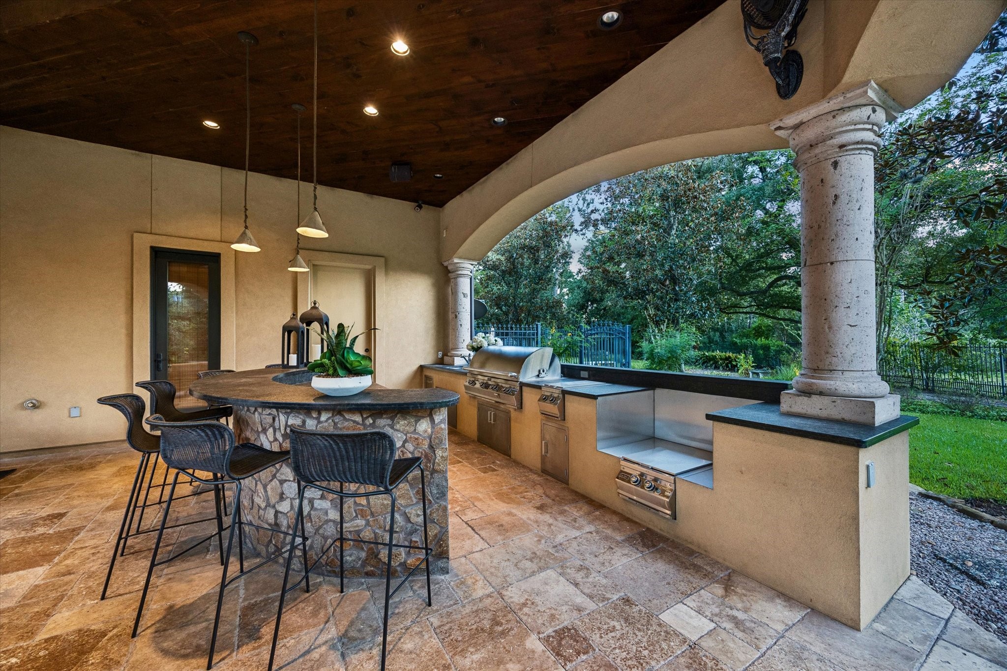 327 E Friar Tuck Lane, Houston, TX 77024