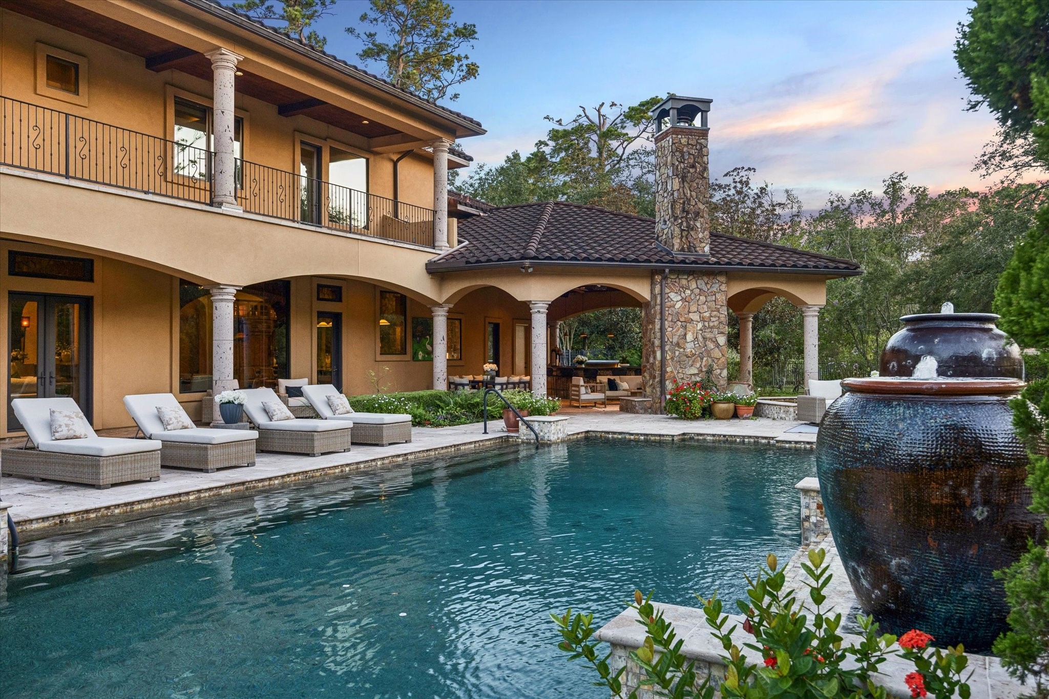 327 E Friar Tuck Lane, Houston, TX 77024