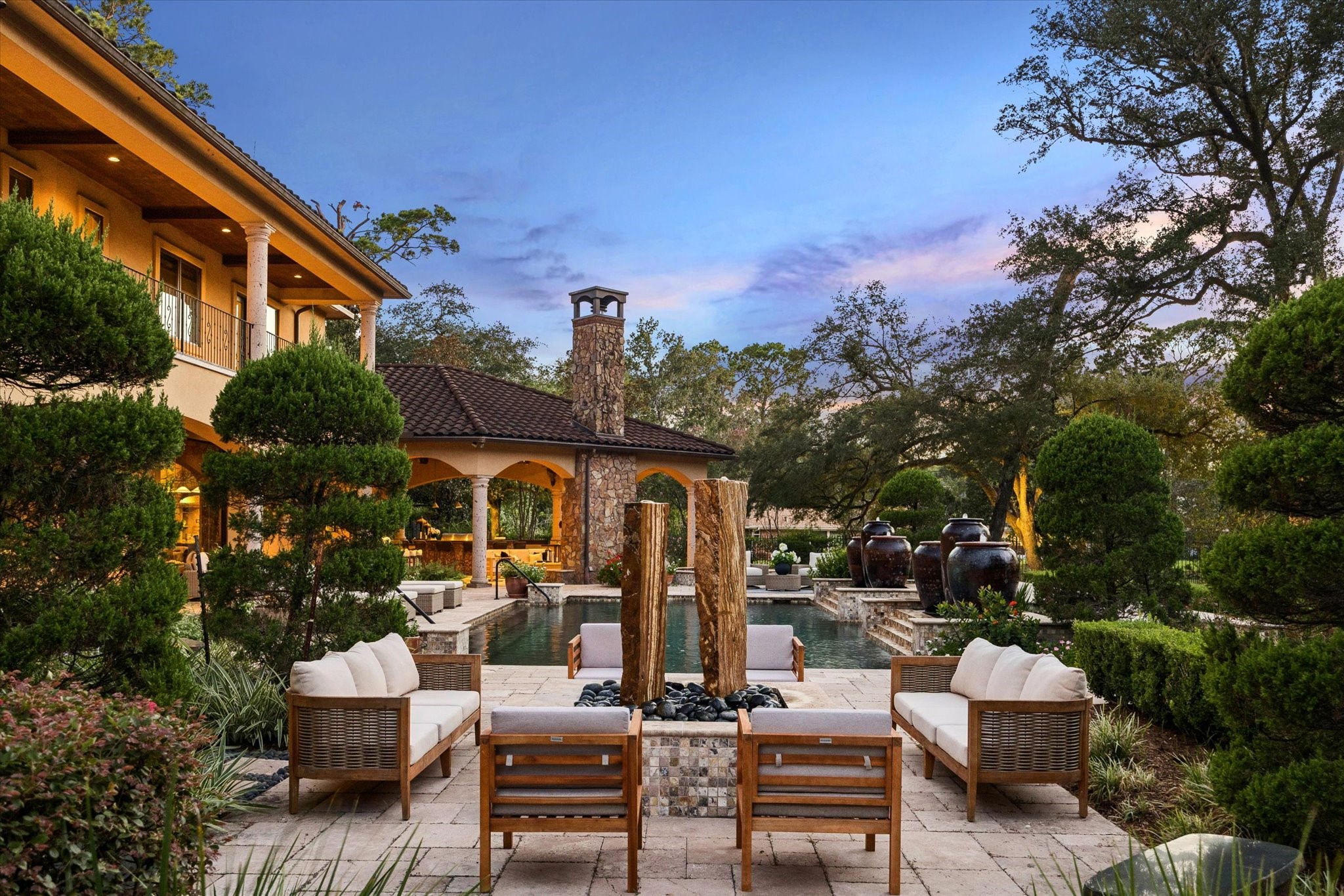327 E Friar Tuck Lane, Houston, TX 77024 327 E Friar Tuck Lane, Houston, TX 77024