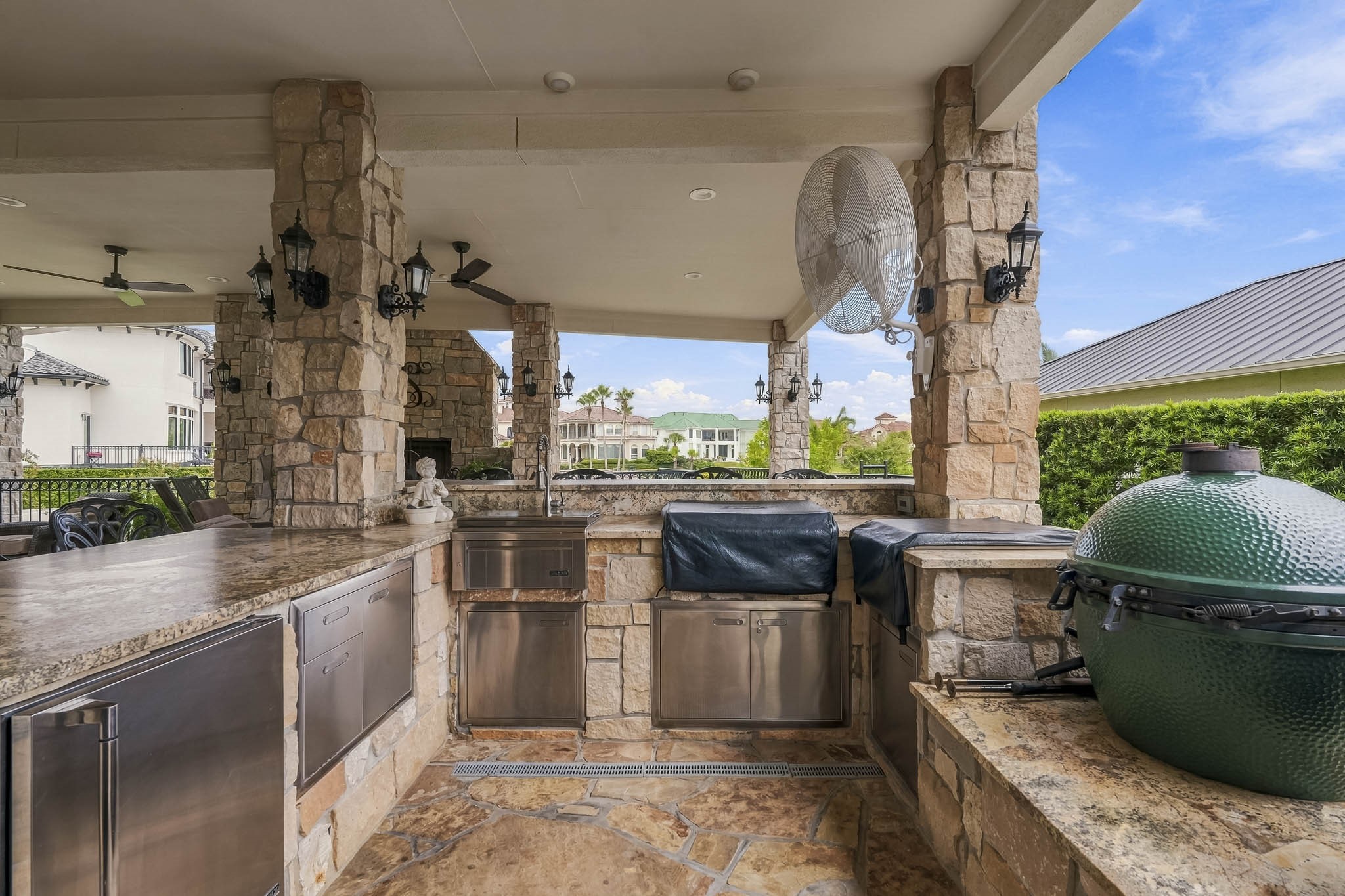 outdor kitchen