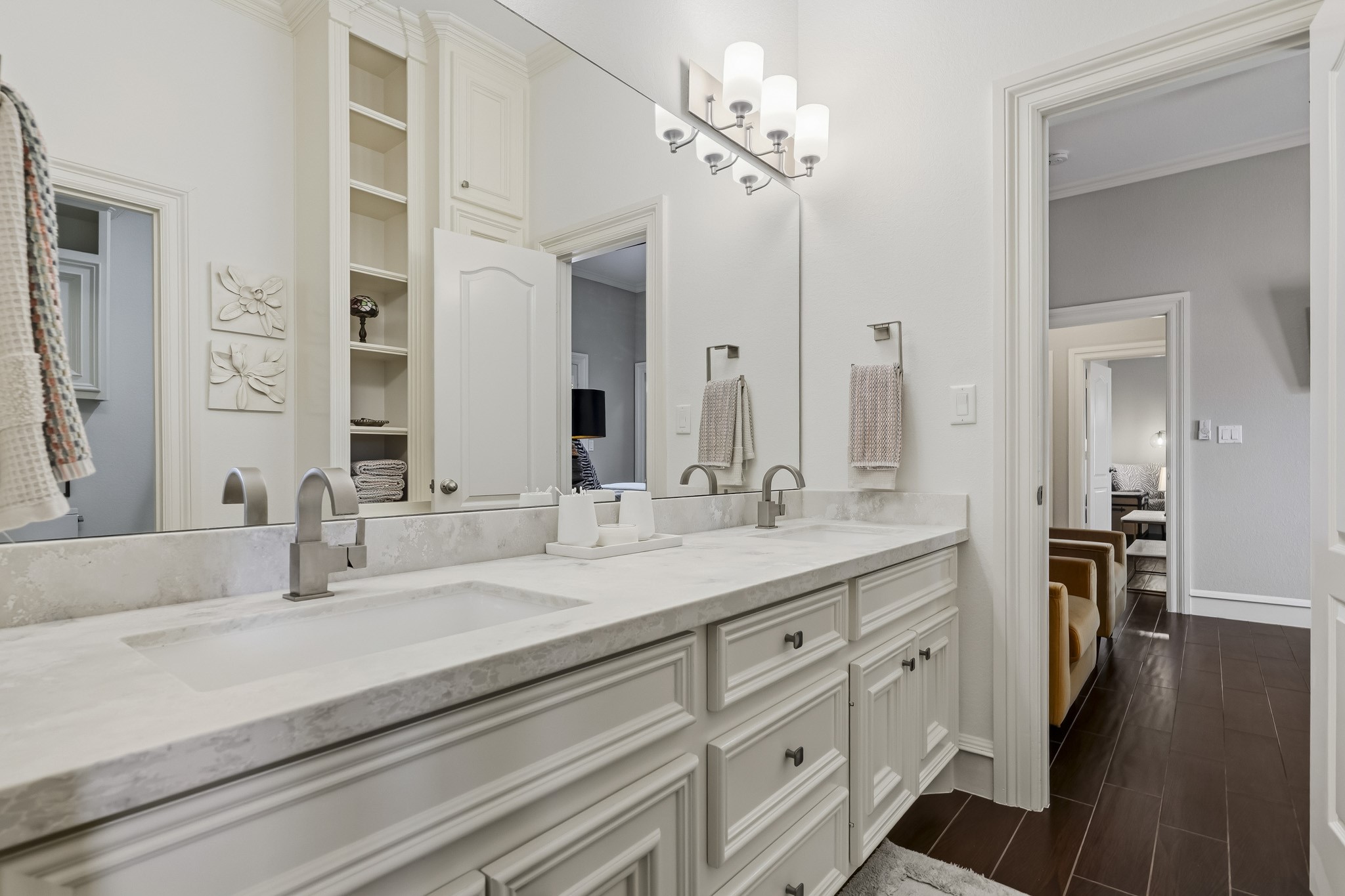 guest house upstairs bathroom