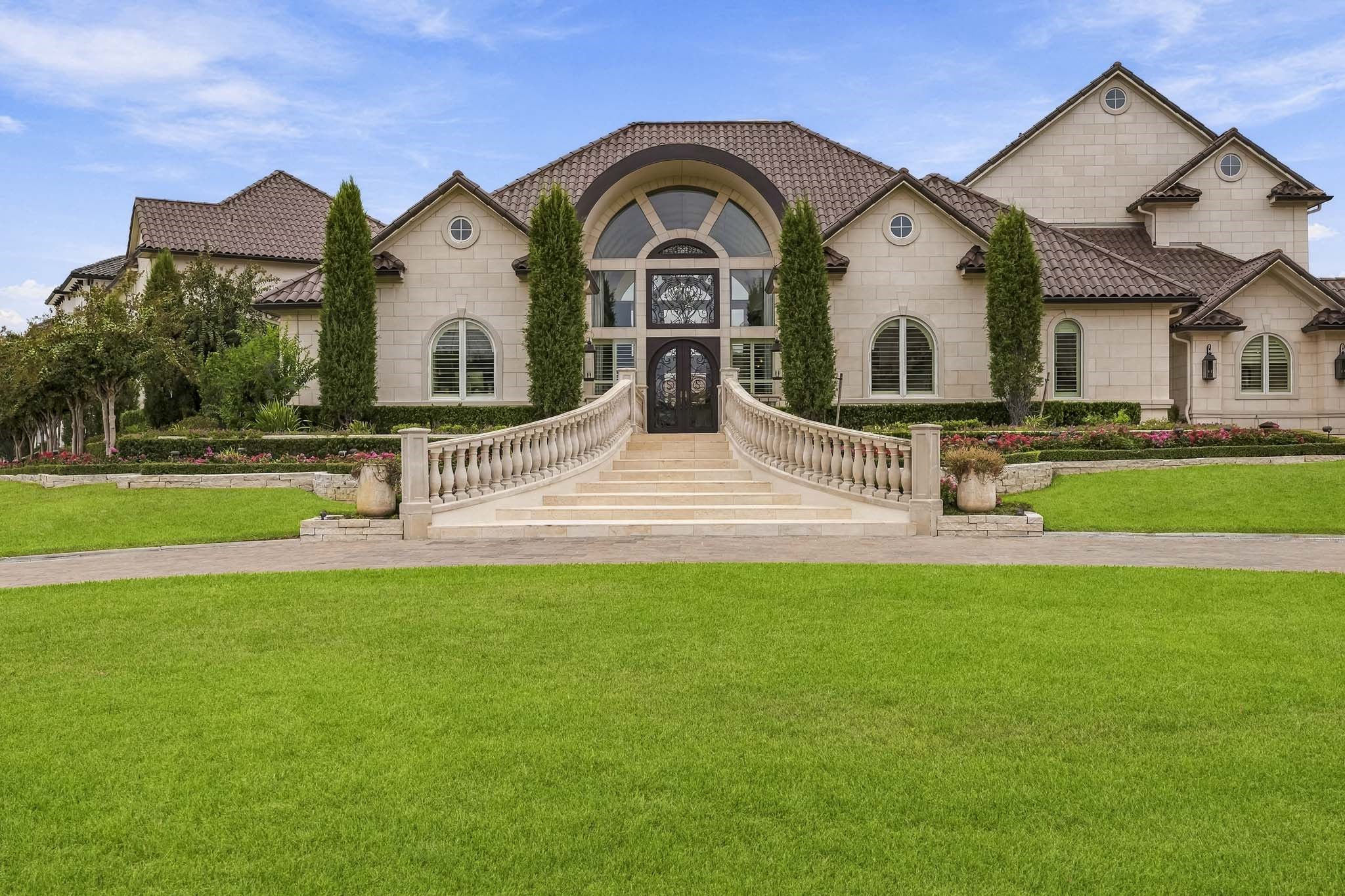 Your NEW Home on the water!