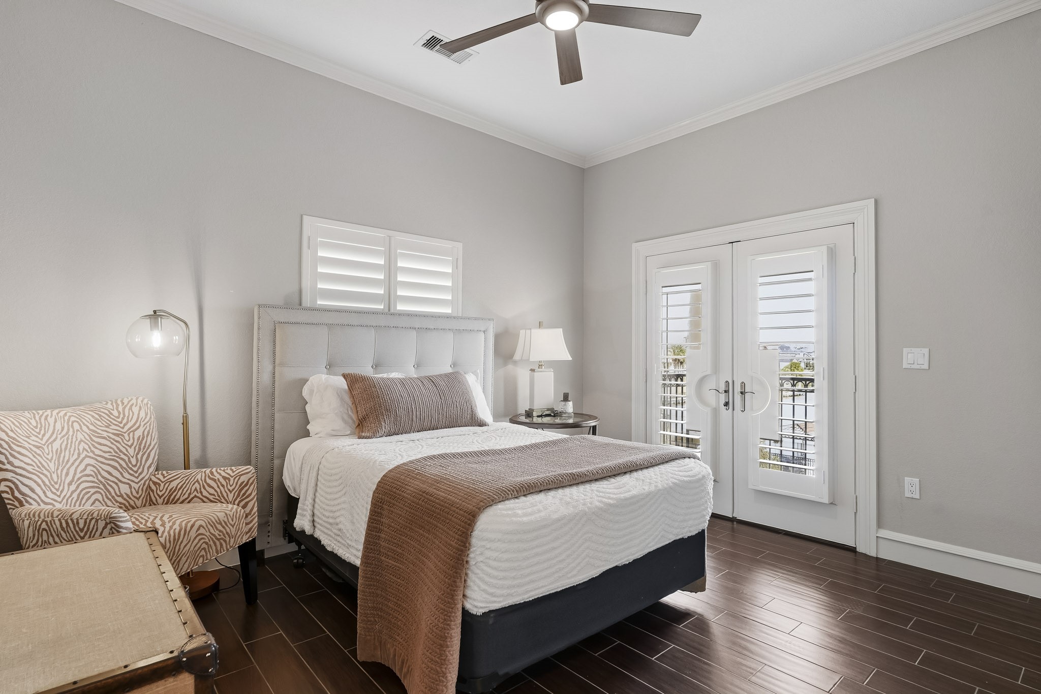 guest house upstairs bedroom