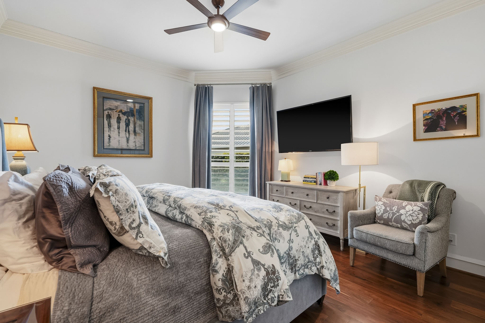 Downstairs bedroom