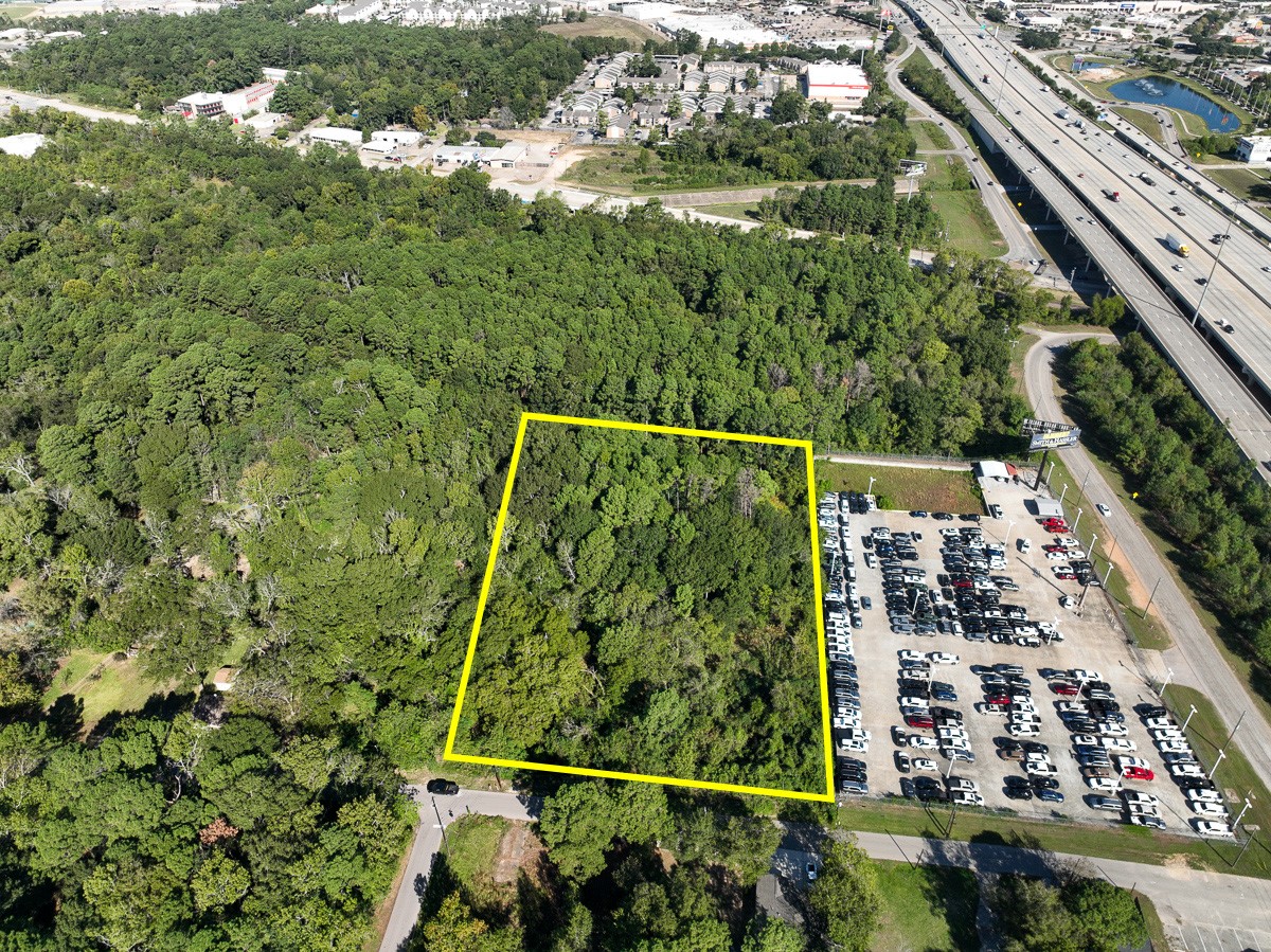 1 Peach Street, Conroe, TX 77301 1 Peach Street, Conroe, TX 77301