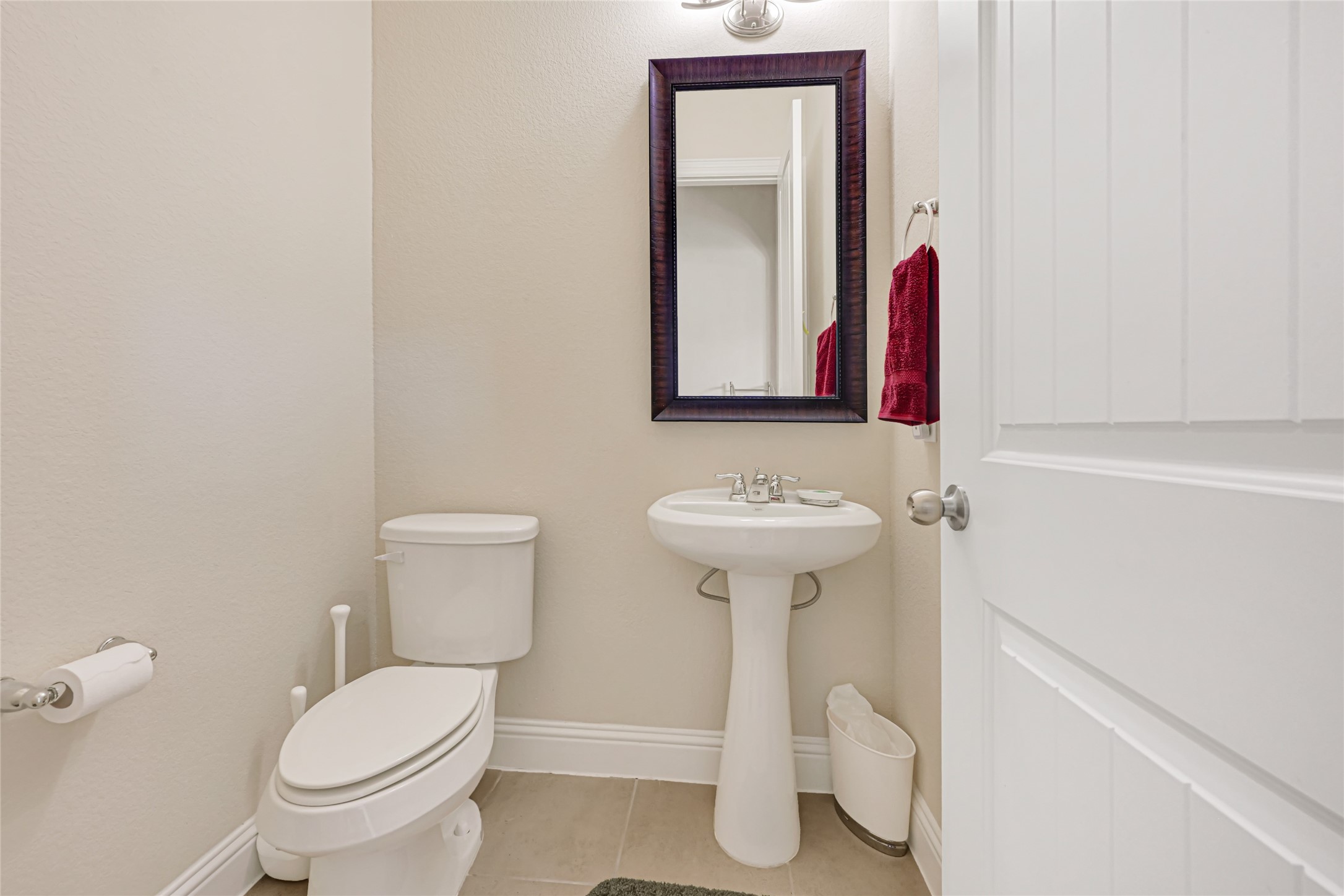 Half bathroom. Half bathroom.