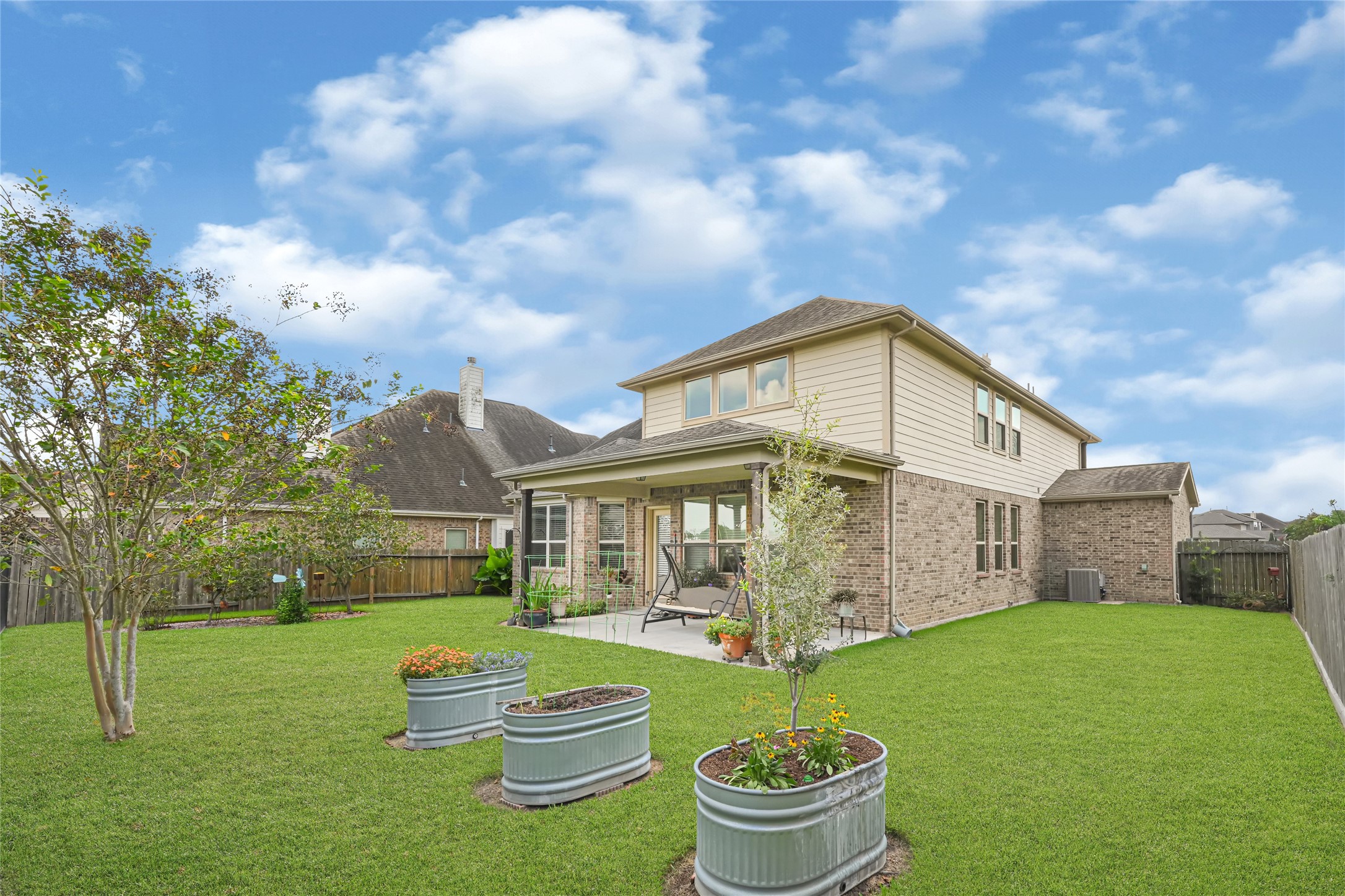 Beautiful, maintained lawn.