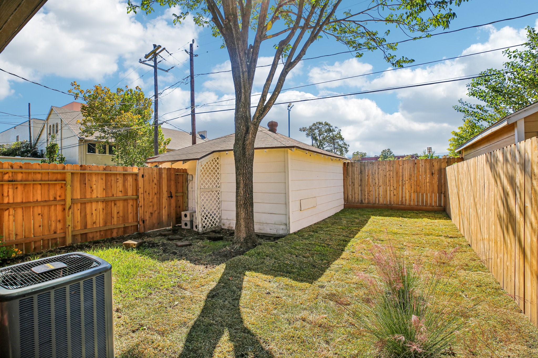 This is a private yard for the 1104 Key side of the duplex.