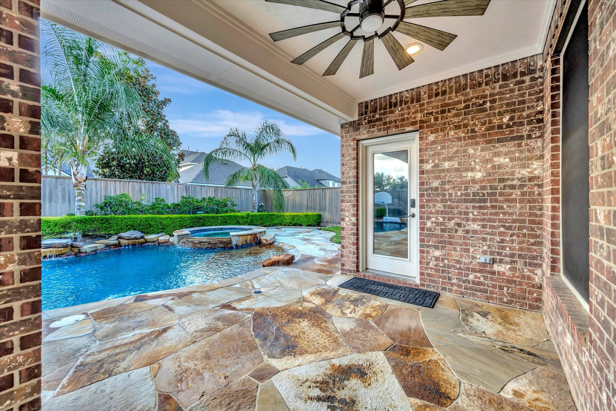 2515 Montclair Court, League City, TX 77573