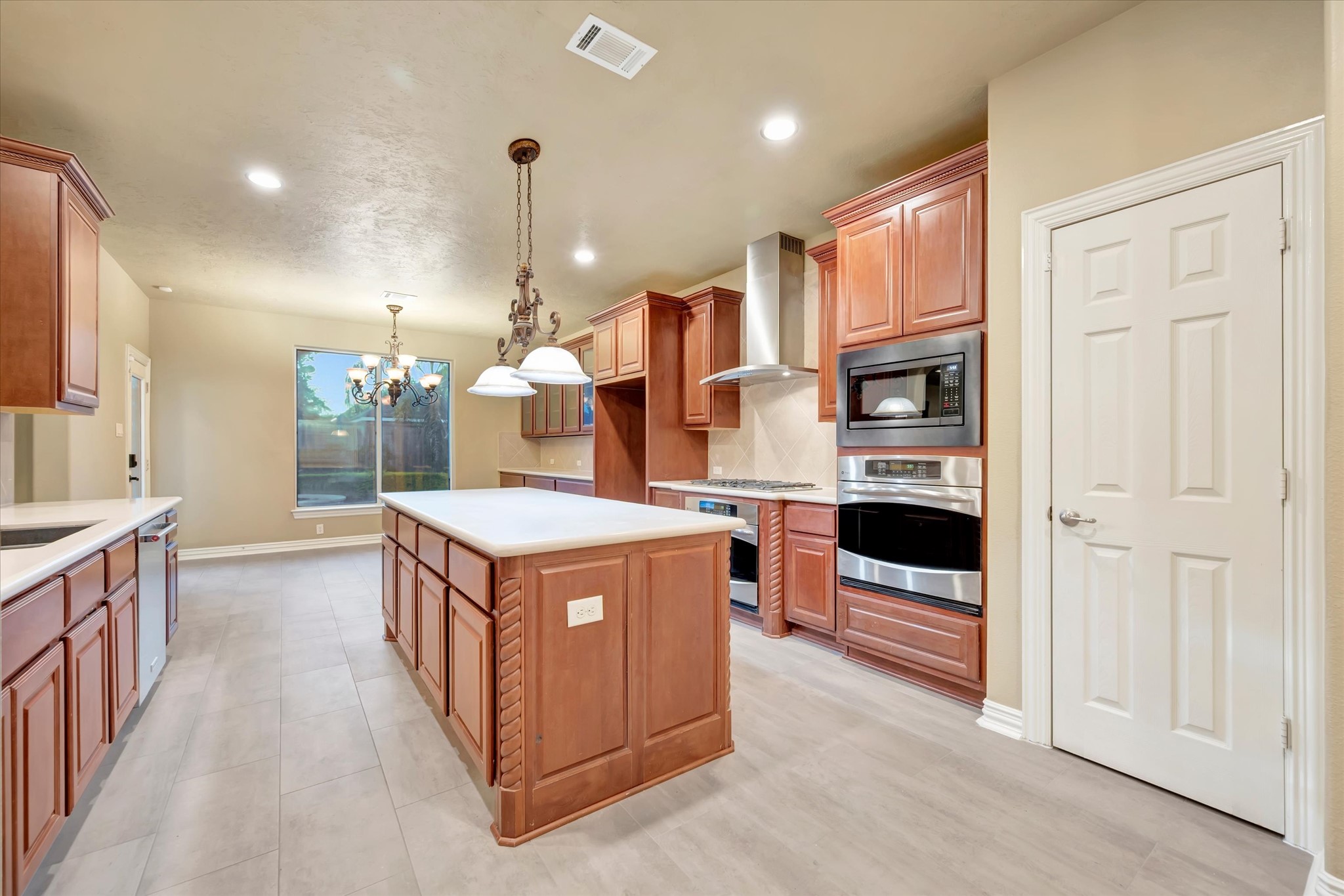 2515 Montclair Court, League City, TX 77573