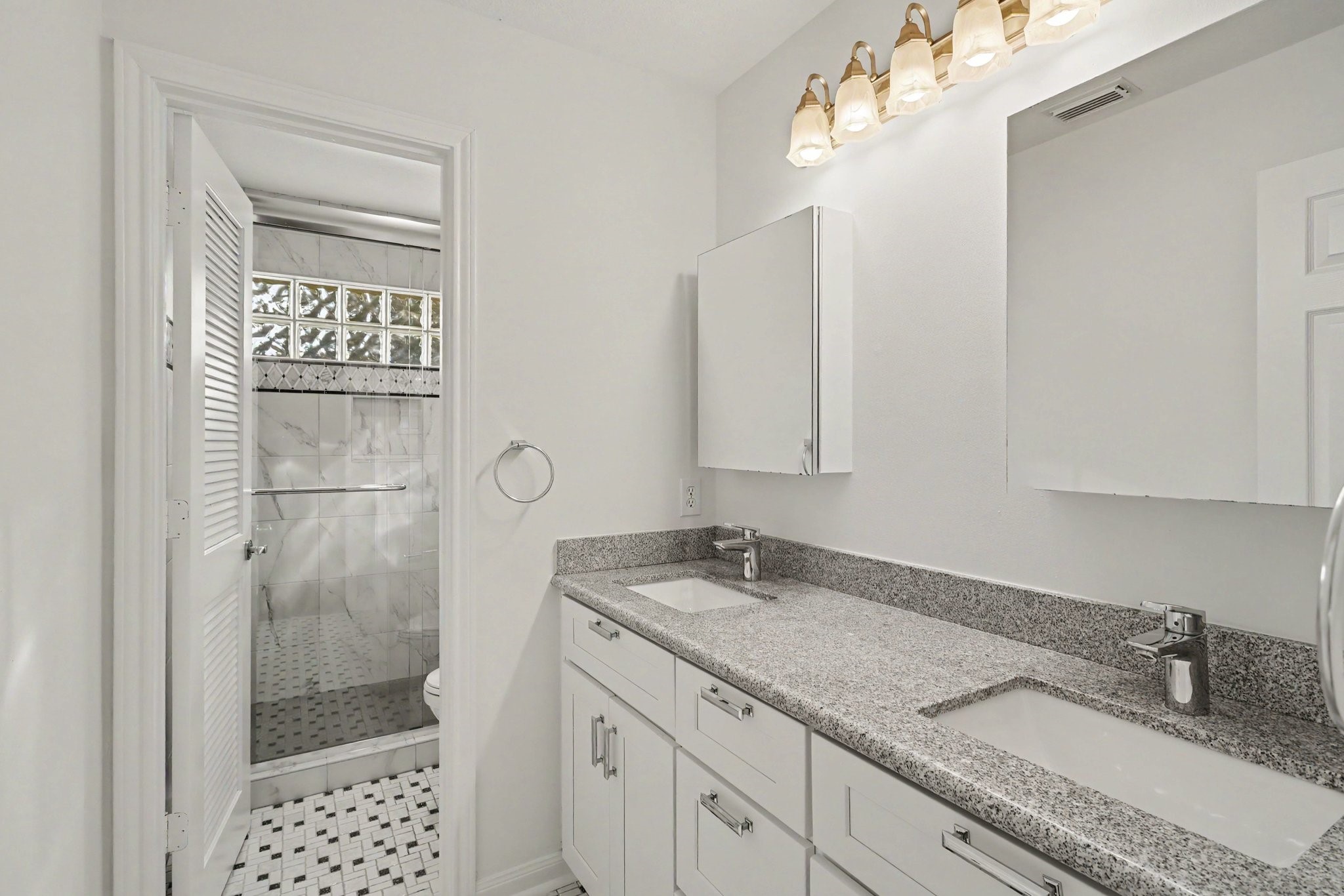 Updated upstairs full bath.