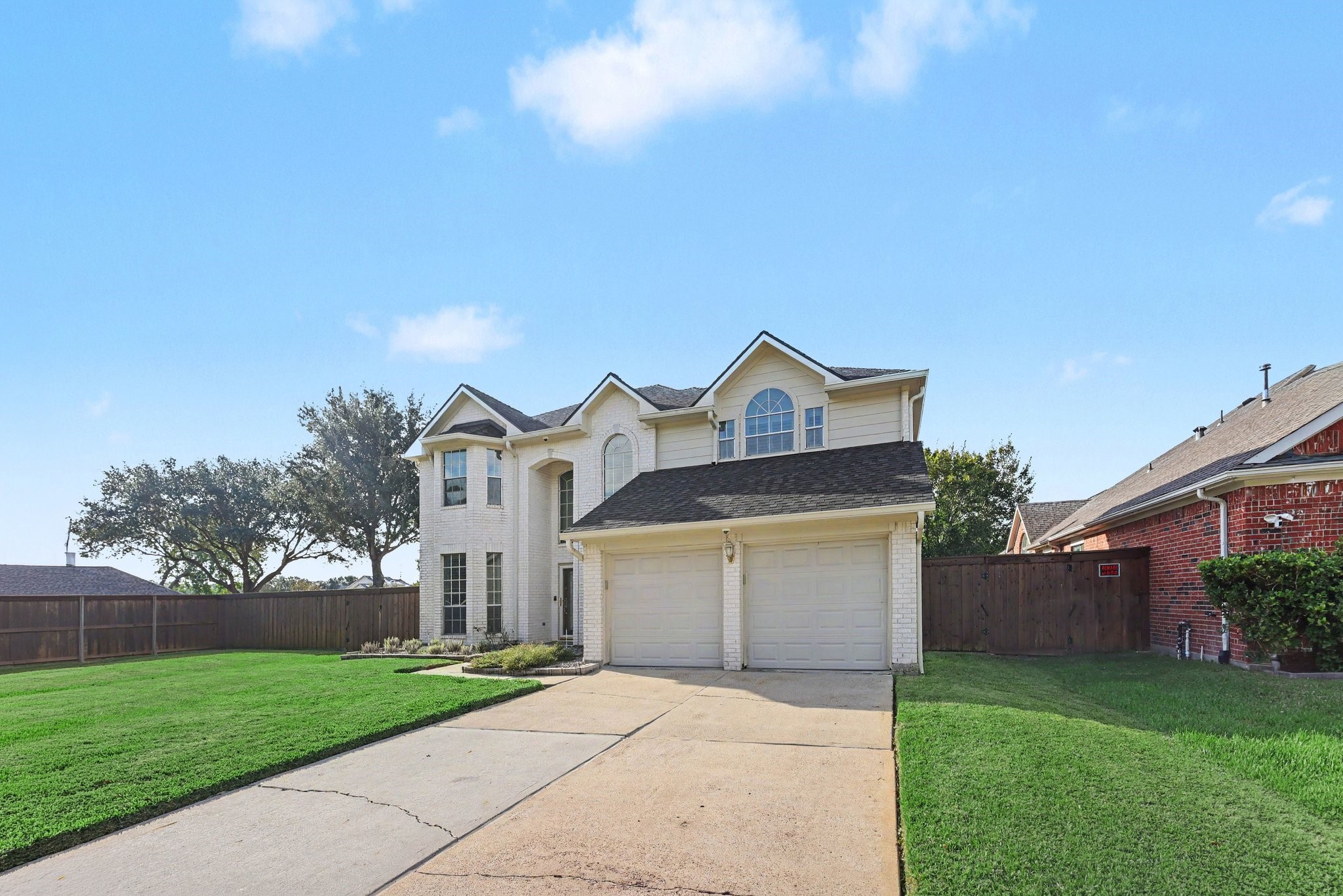 Located on large corner lot in Winchester Meadows. Located on large corner lot in Winchester Meadows.