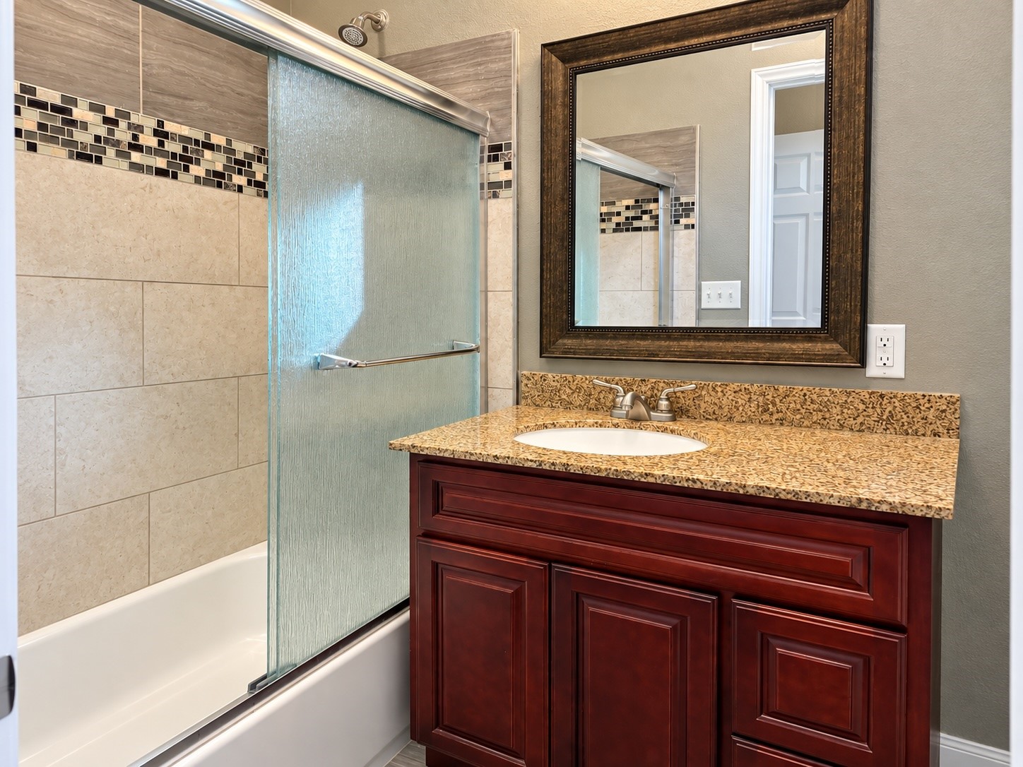 2530 S Sacramento Avenue, Pearland, TX 77581