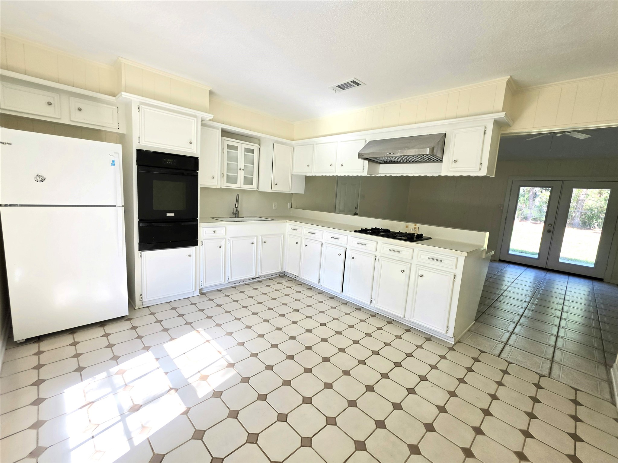 602 Airline Drive, Conroe, TX 77301