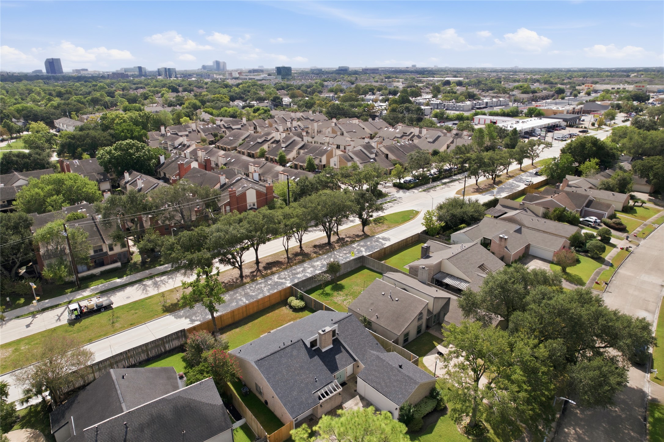 This property has close proximity to many nearby dining options and other amenities.