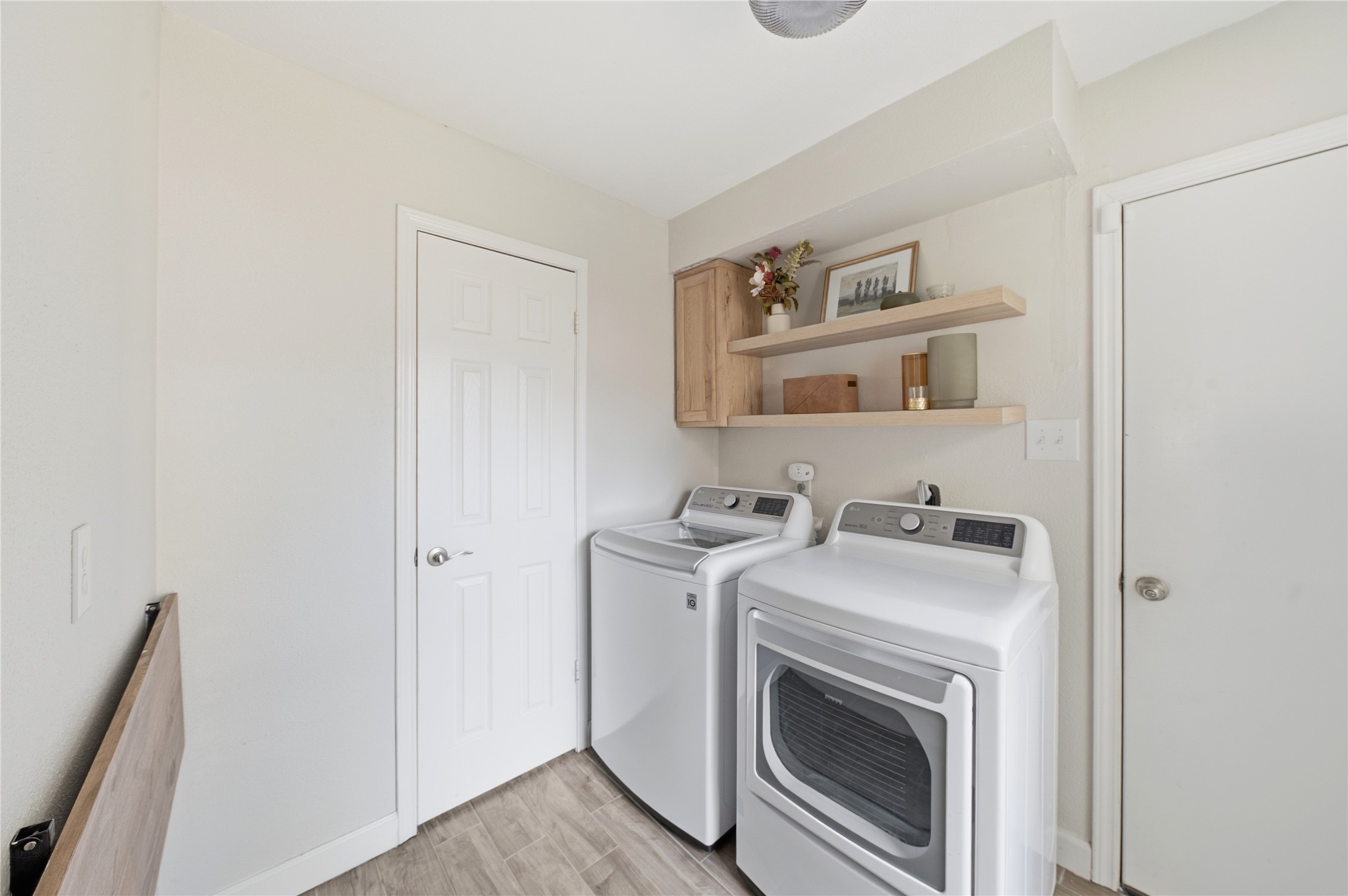 Dedicated interior laundry room.