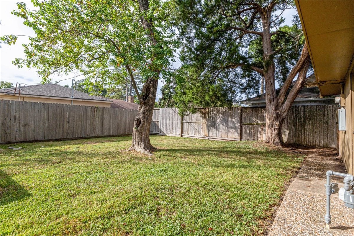 Large lot with beautiful trees