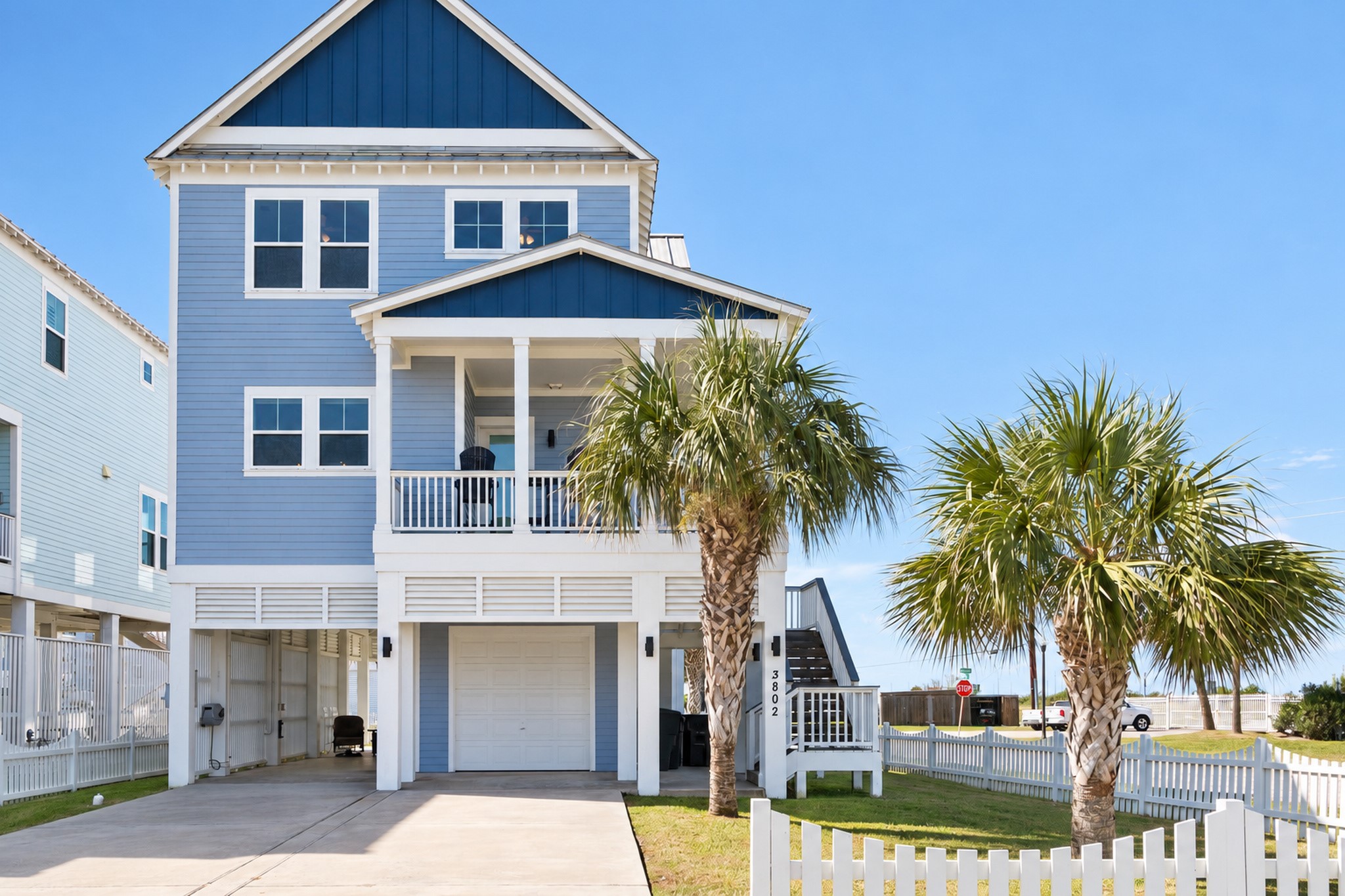 Beachside home with Gulf views and on a corner lot in sought after Beachside Village. Beachside home with Gulf views and on a corner lot in sought after Beachside Village.