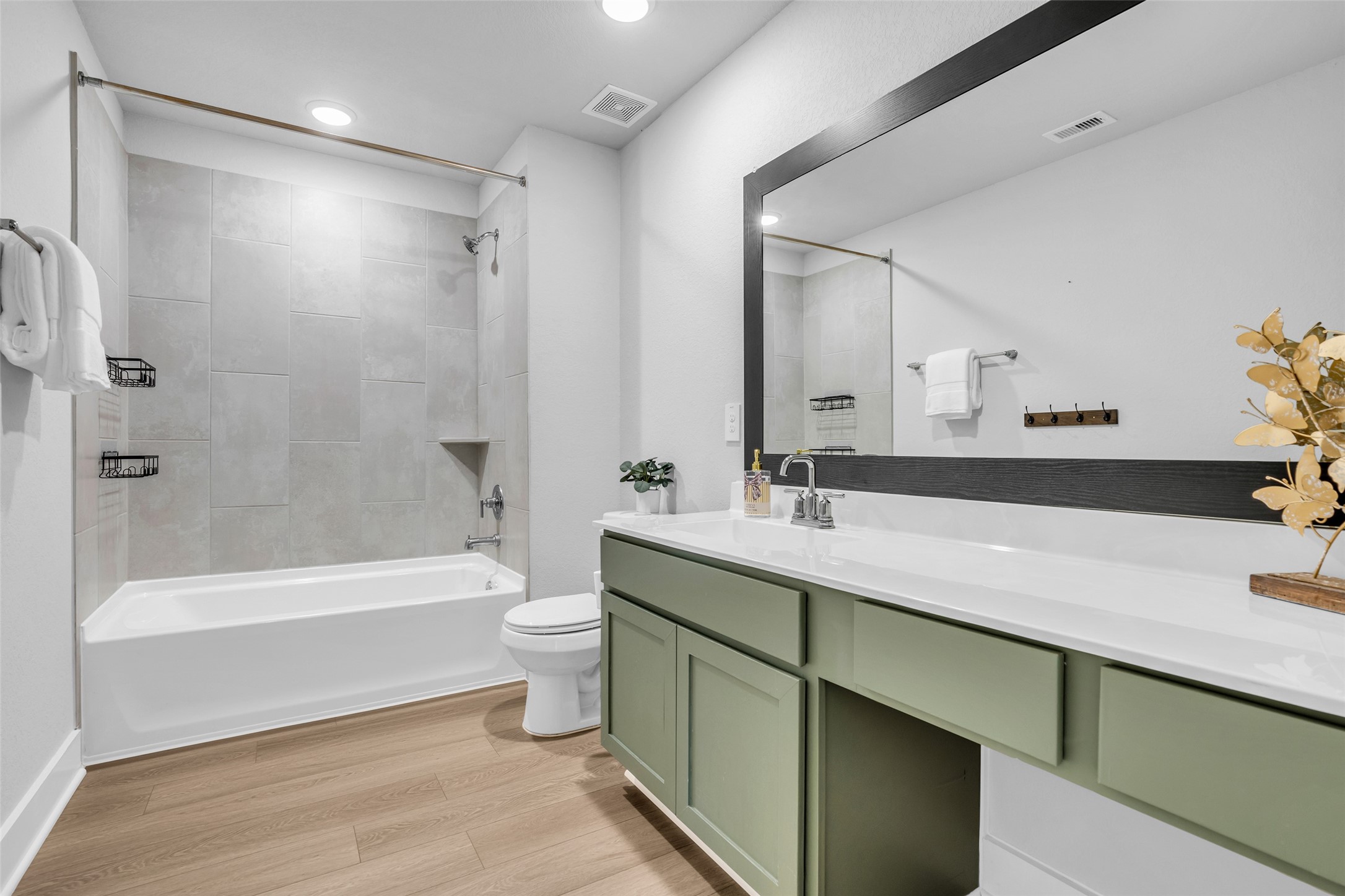 Full bathroom on second floor
