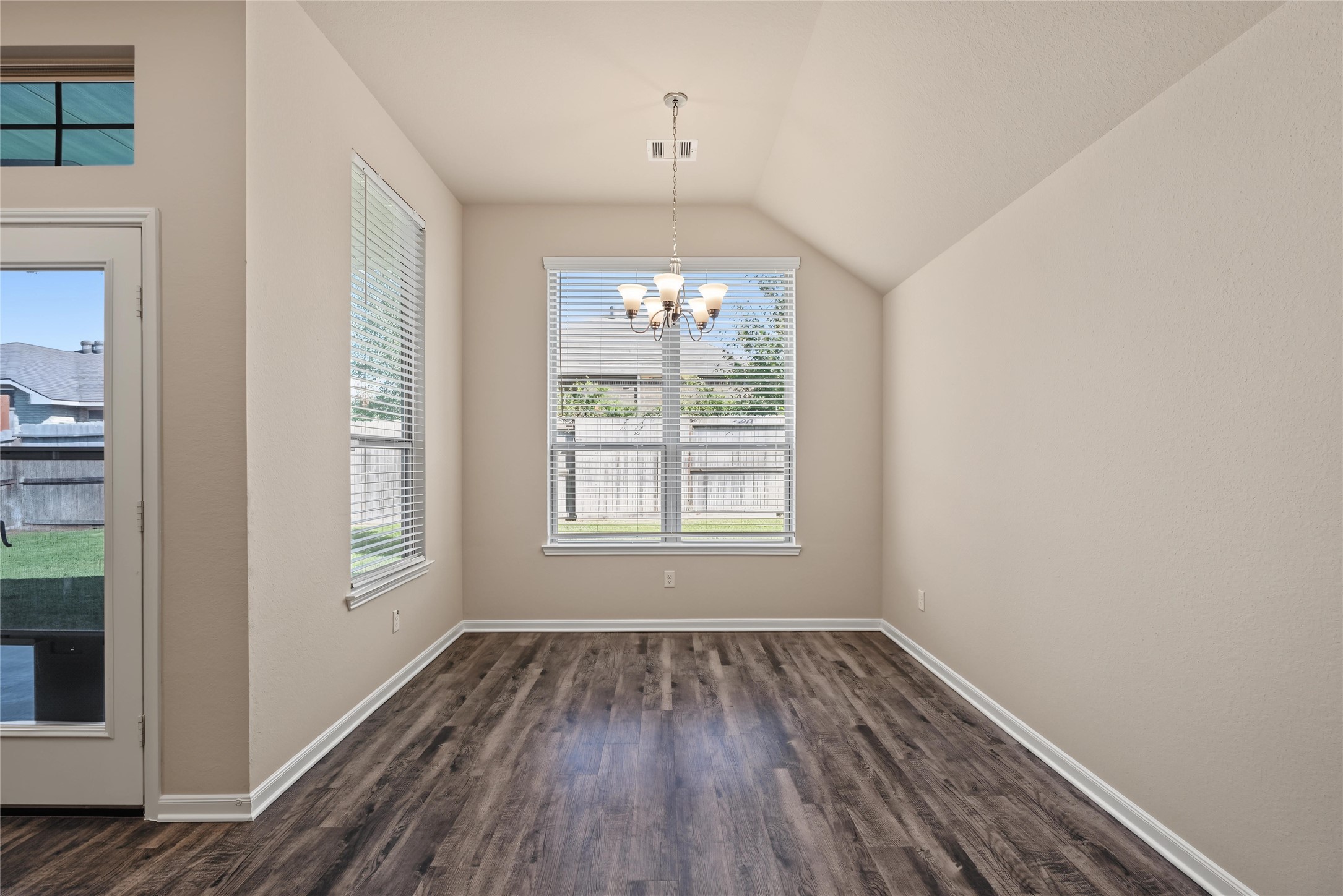 114 Abner Lane, Montgomery, TX 77356