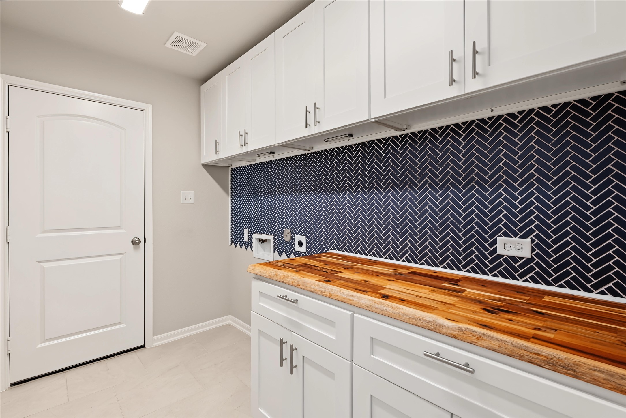 114 Abner Lane, Montgomery, TX 77356