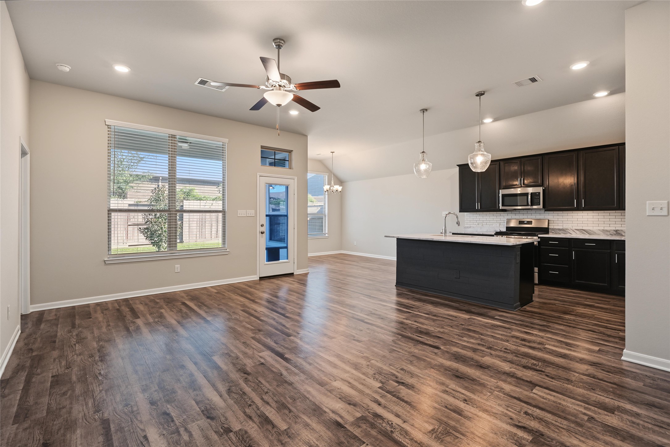 114 Abner Lane, Montgomery, TX 77356