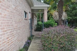 Sidewalk to entry