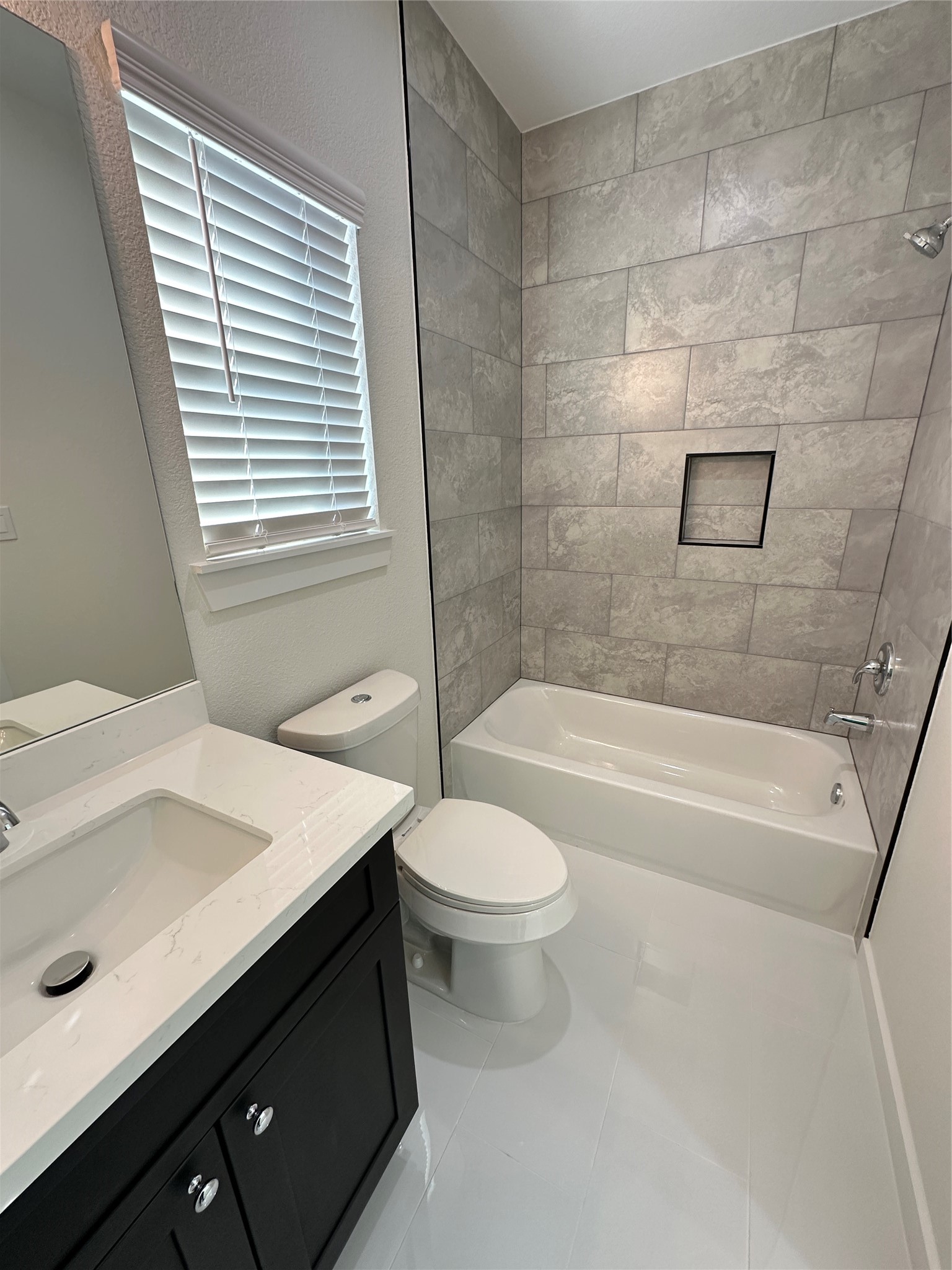 secondary bathrooom