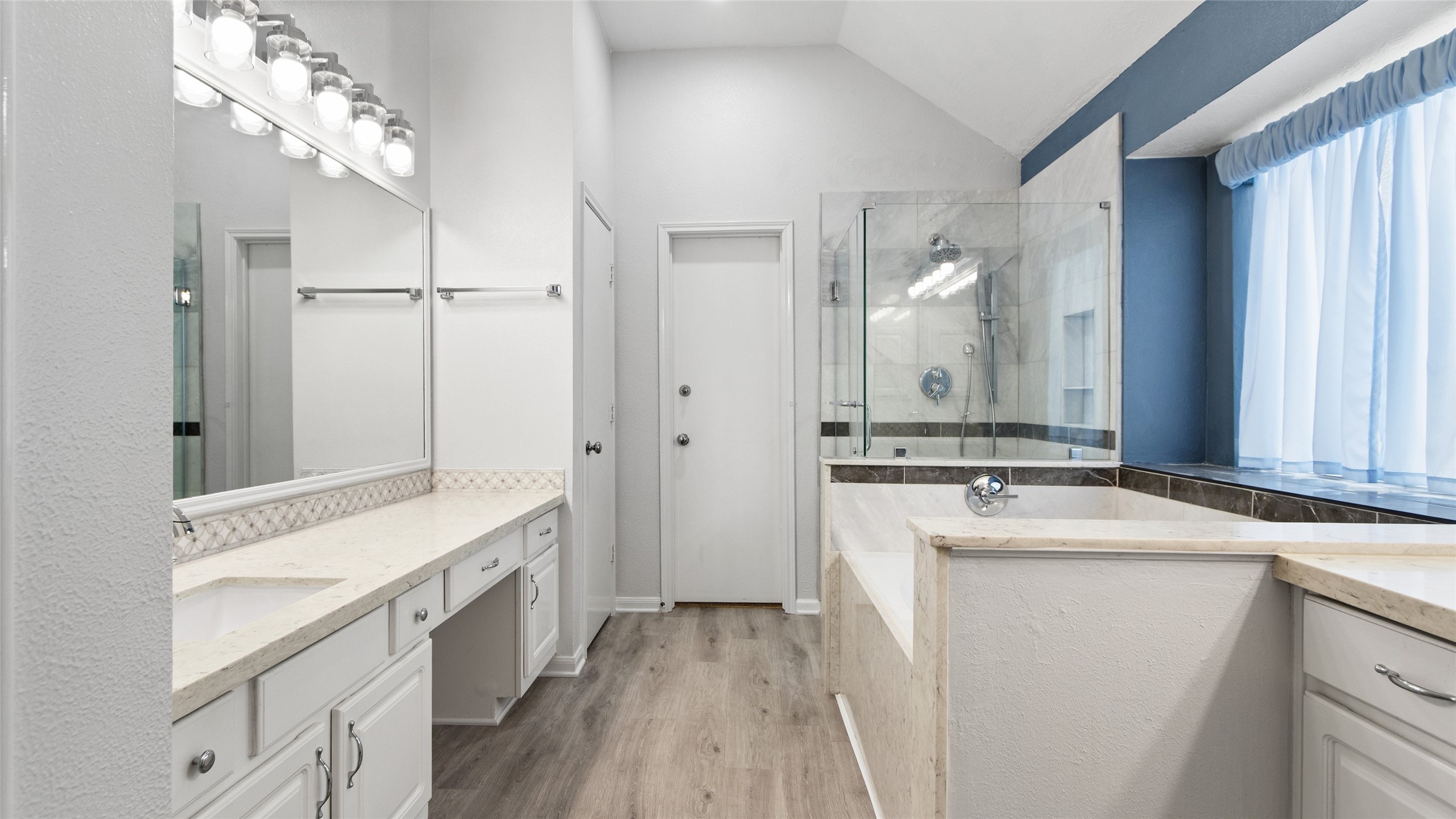17010 Lighthouse View Drive, Friendswood, TX 77546
