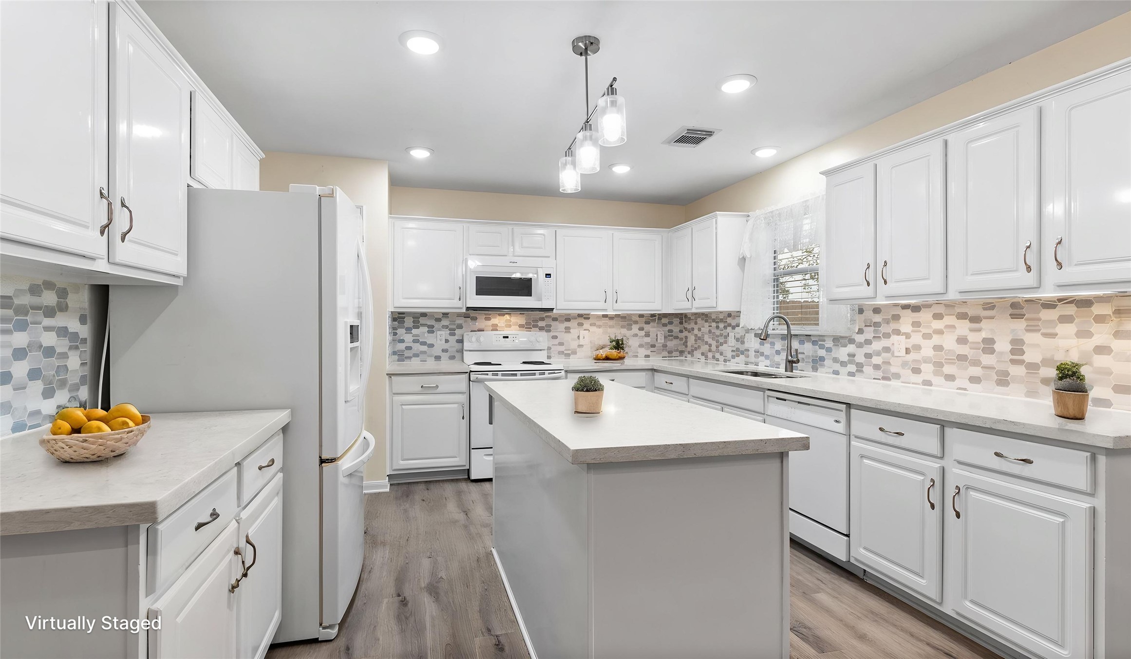 17010 Lighthouse View Drive, Friendswood, TX 77546