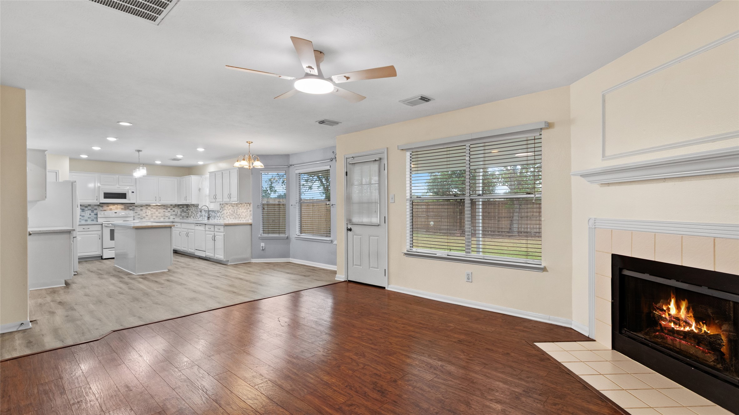 17010 Lighthouse View Drive, Friendswood, TX 77546