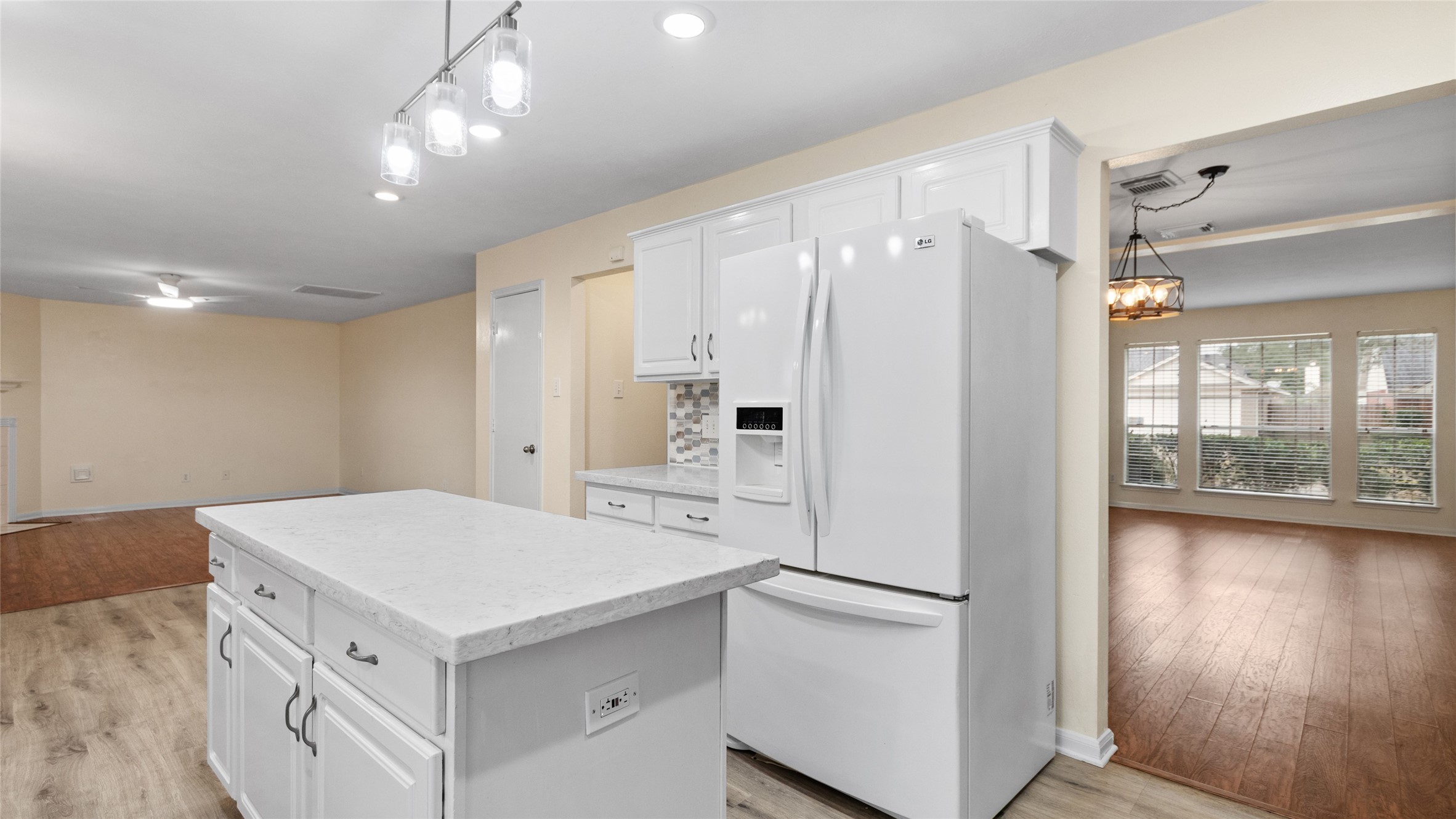 17010 Lighthouse View Drive, Friendswood, TX 77546