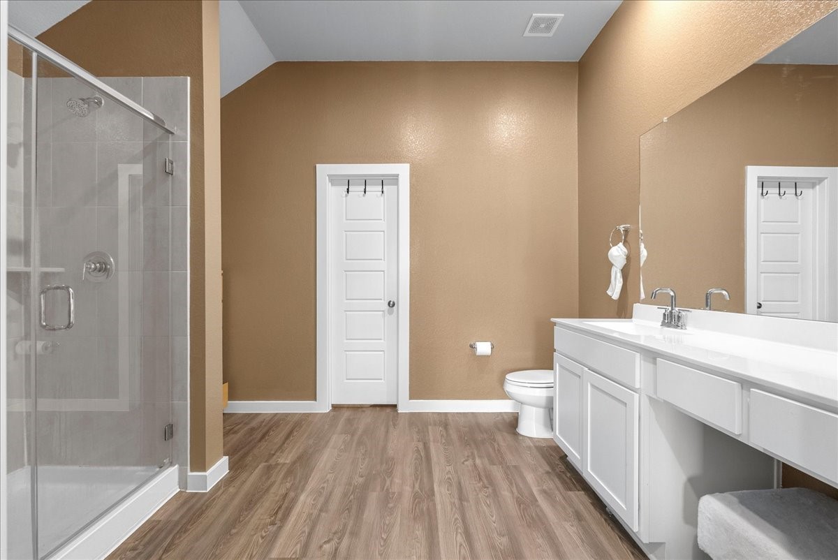 1217 Filly Creek Drive, Alvin, TX 77511
