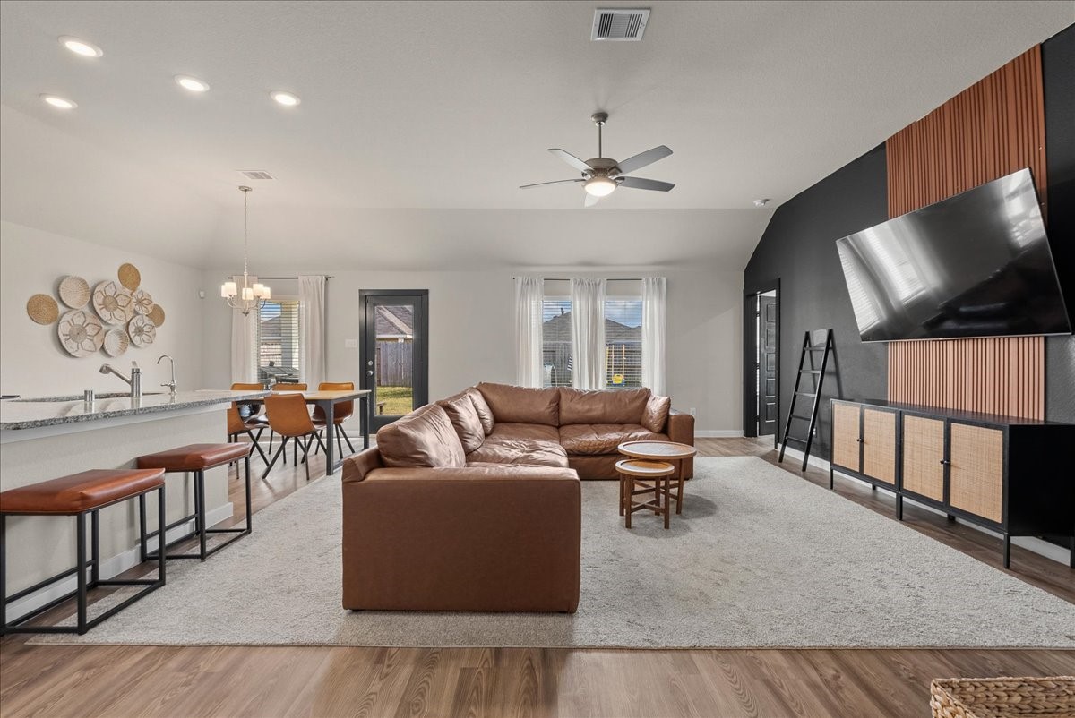 1217 Filly Creek Drive, Alvin, TX 77511