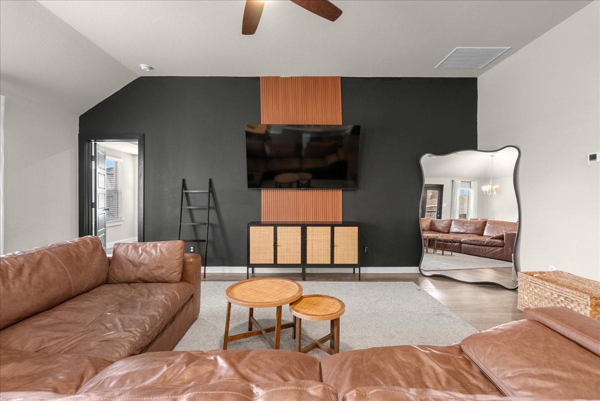 1217 Filly Creek Drive, Alvin, TX 77511