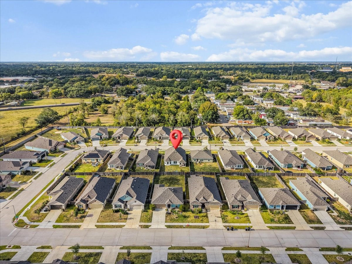 1217 Filly Creek Drive, Alvin, TX 77511