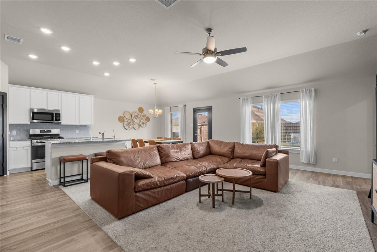 1217 Filly Creek Drive, Alvin, TX 77511