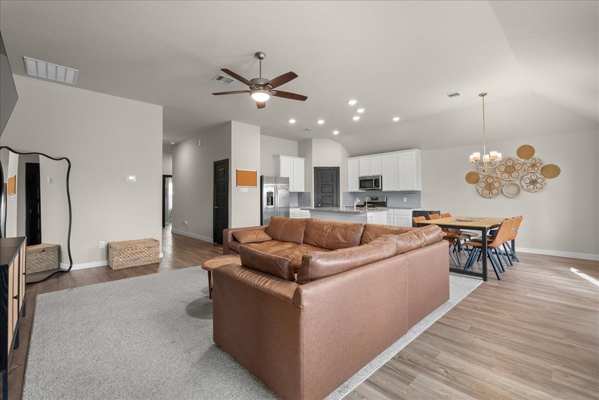 1217 Filly Creek Drive, Alvin, TX 77511