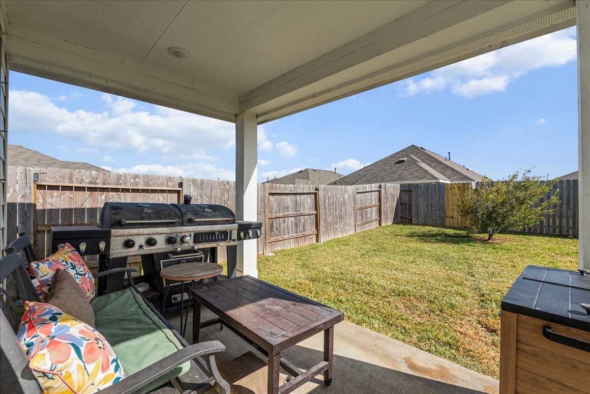 1217 Filly Creek Drive, Alvin, TX 77511